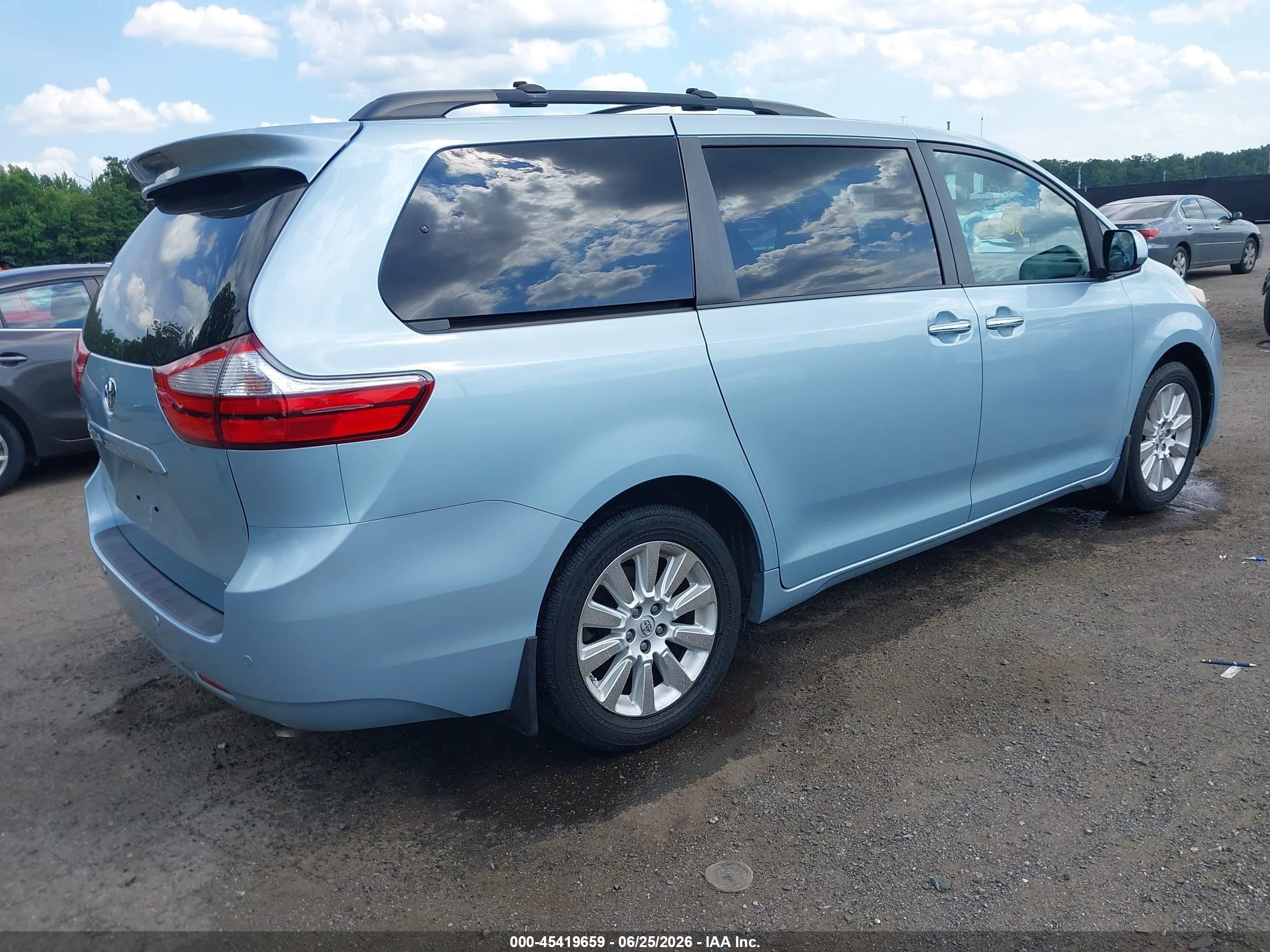 2015 Toyota Sienna Xle Premium 7 Passenger Light Blue vin: 5TDDK3DC3FS098948