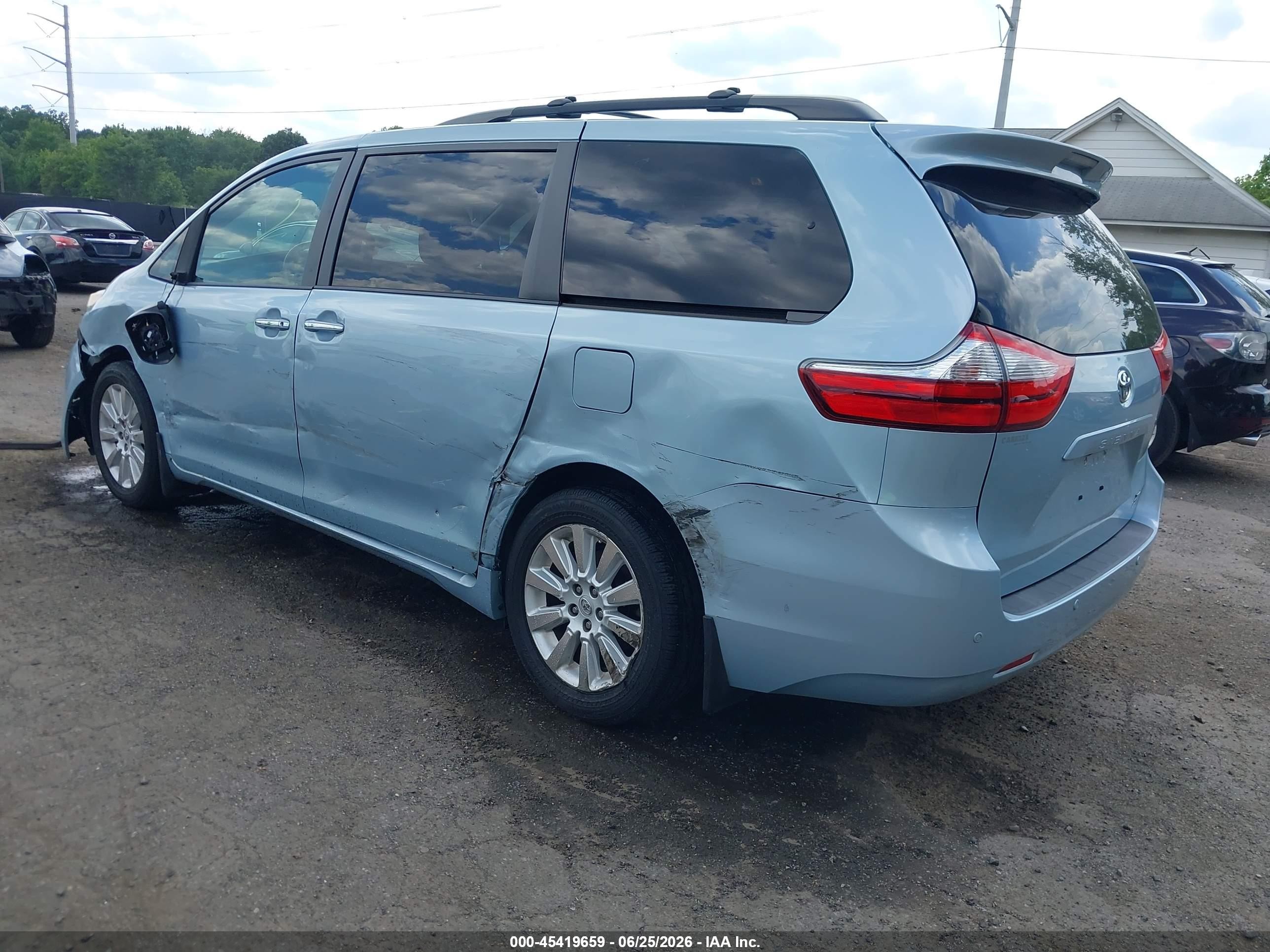 2015 Toyota Sienna Xle Premium 7 Passenger Light Blue vin: 5TDDK3DC3FS098948