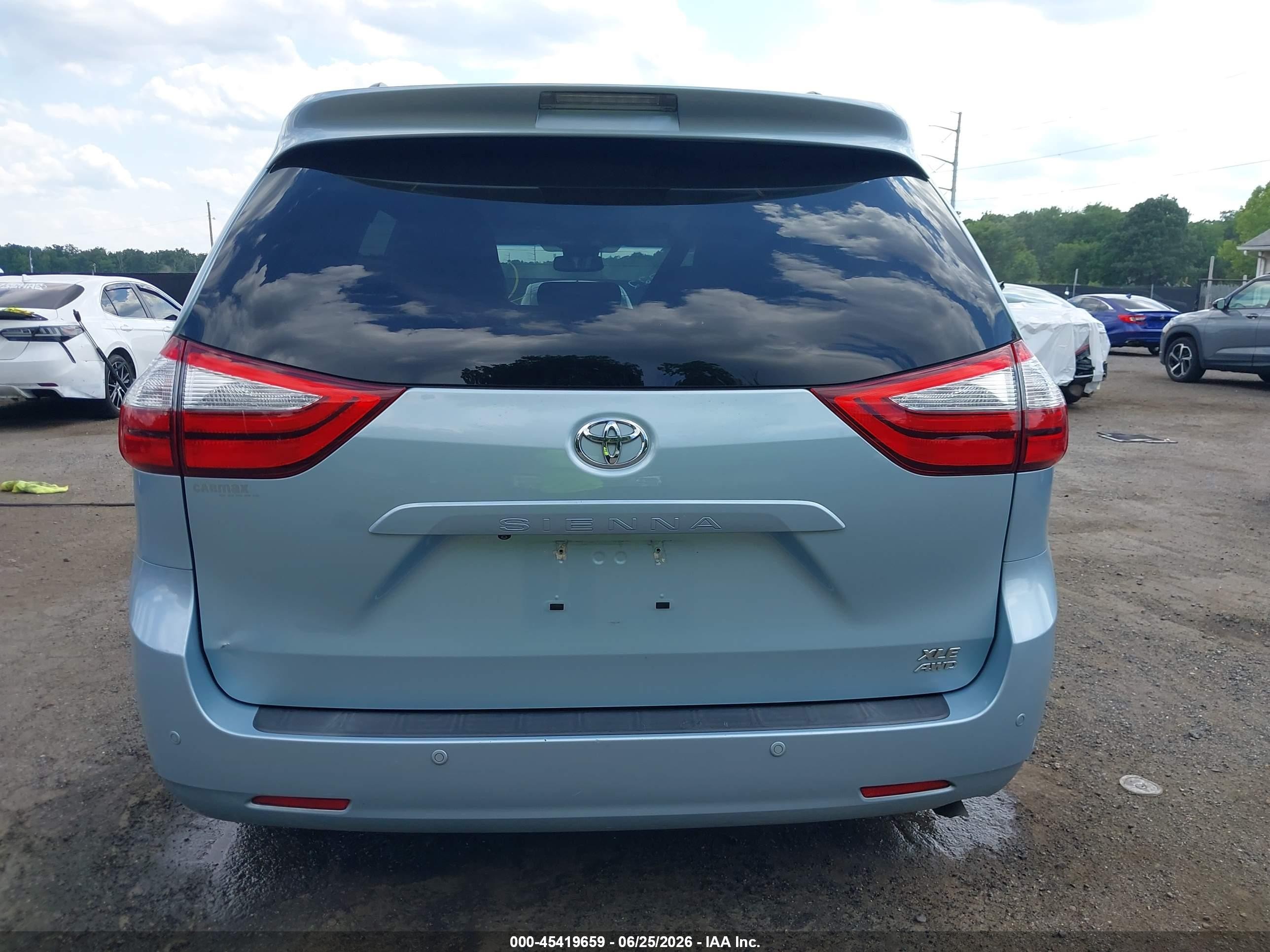 2015 Toyota Sienna Xle Premium 7 Passenger Light Blue vin: 5TDDK3DC3FS098948