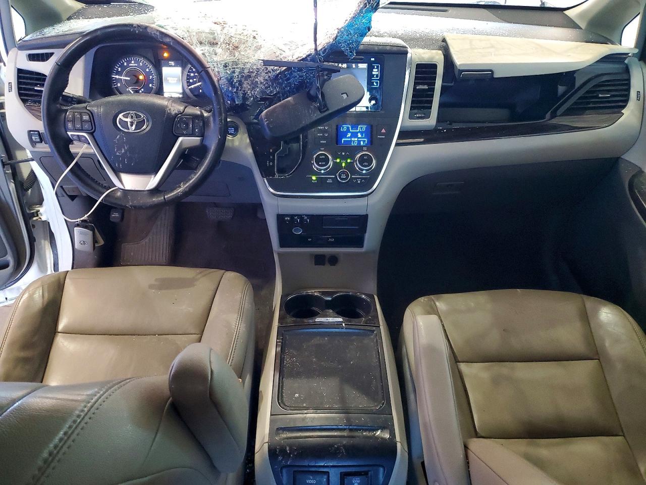 2015 Toyota Sienna Xle Premium 7-passenger White vin: 5TDDK3DC3FS101461
