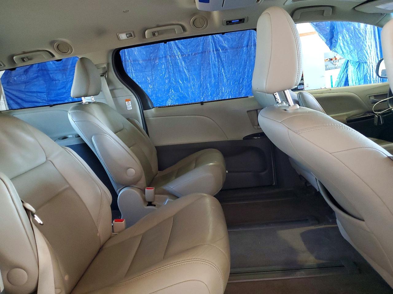 2015 Toyota Sienna Xle Premium 7-passenger White vin: 5TDDK3DC3FS101461