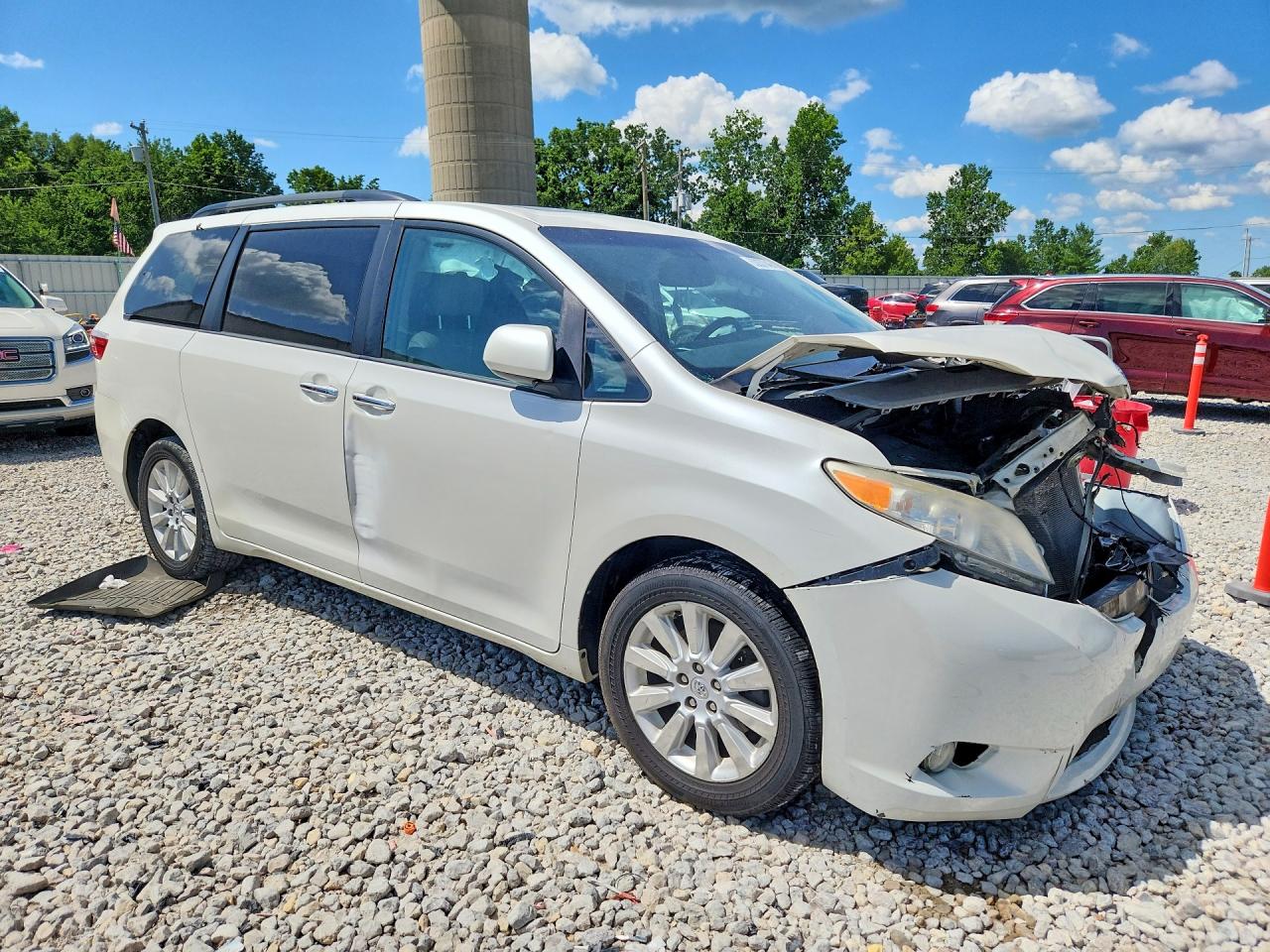 2015 Toyota Sienna Xle Premium 7-passenger White vin: 5TDDK3DC3FS118468