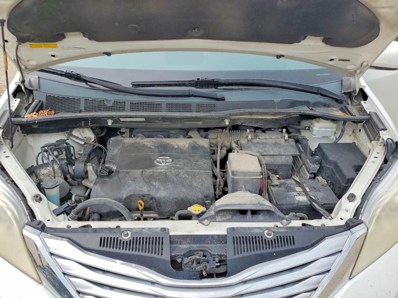 2011 Toyota Sienna Limited 7-passenger White vin: 5TDDK3DC4BS004358