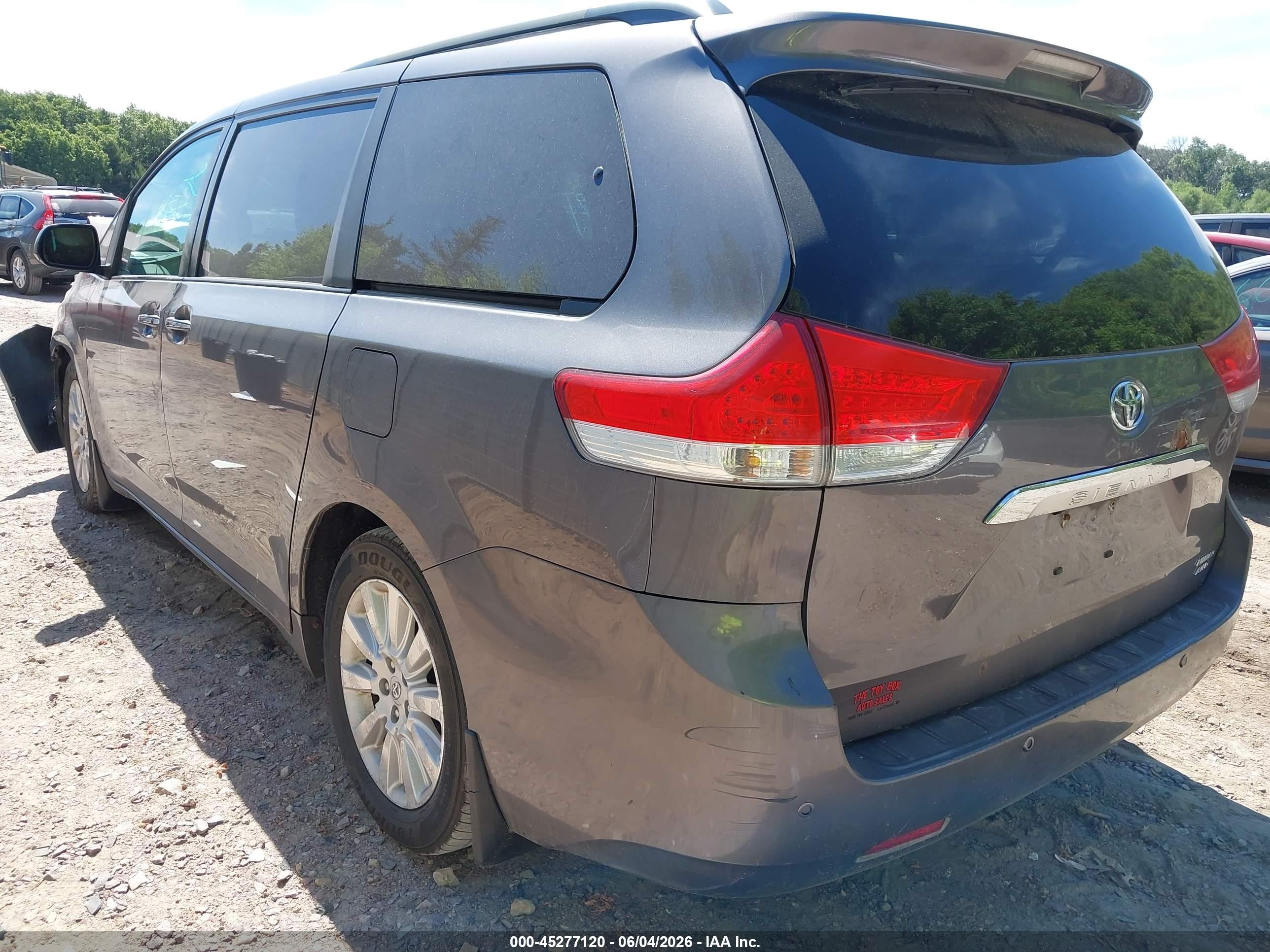 2011 Toyota Sienna Limited Gray vin: 5TDDK3DC4BS010712