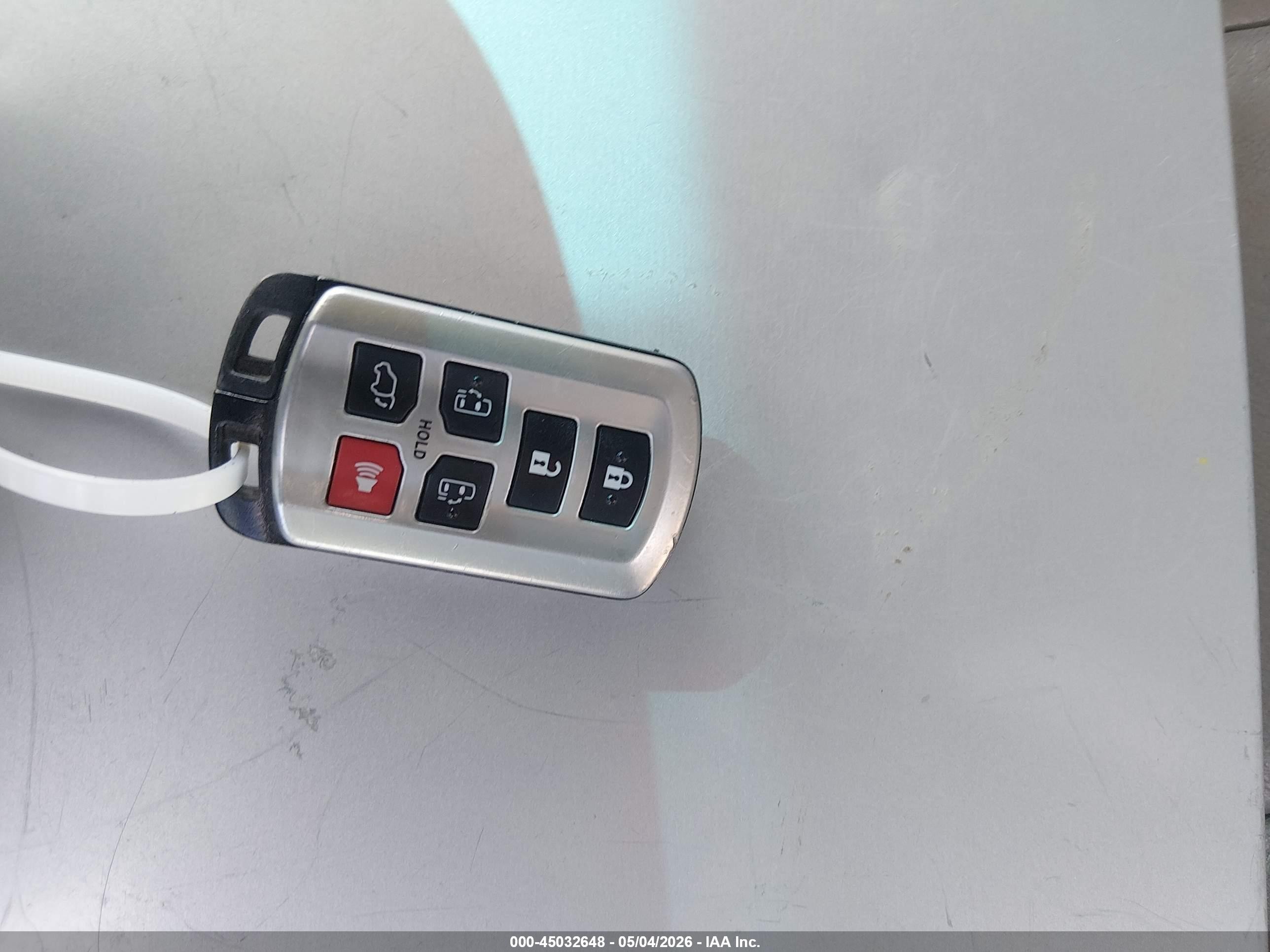 2011 Toyota Sienna Limited Red vin: 5TDDK3DC4BS019927