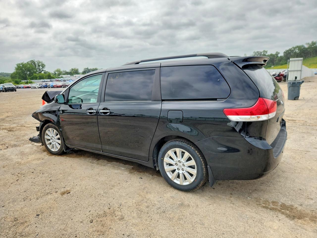 2012 Toyota Sienna Xle 7-passenger Black vin: 5TDDK3DC4CS046482