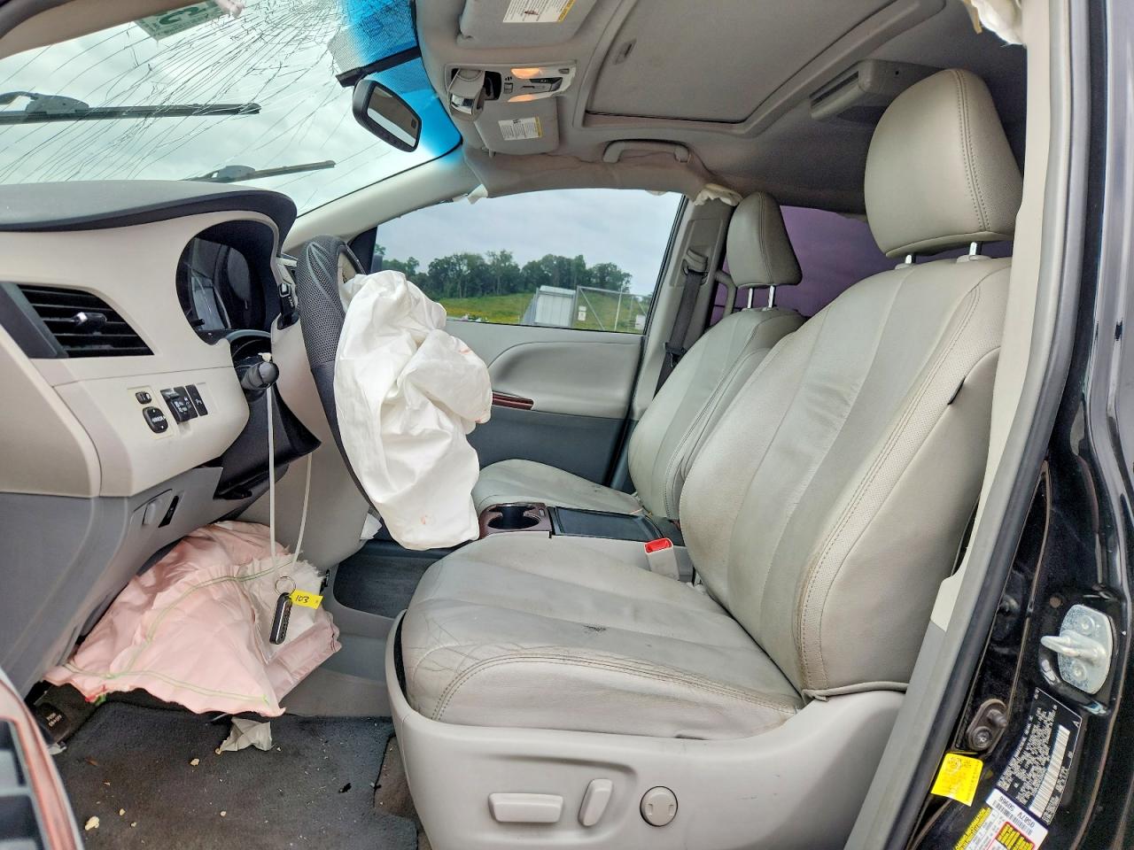 2012 Toyota Sienna Xle 7-passenger Black vin: 5TDDK3DC4CS046482