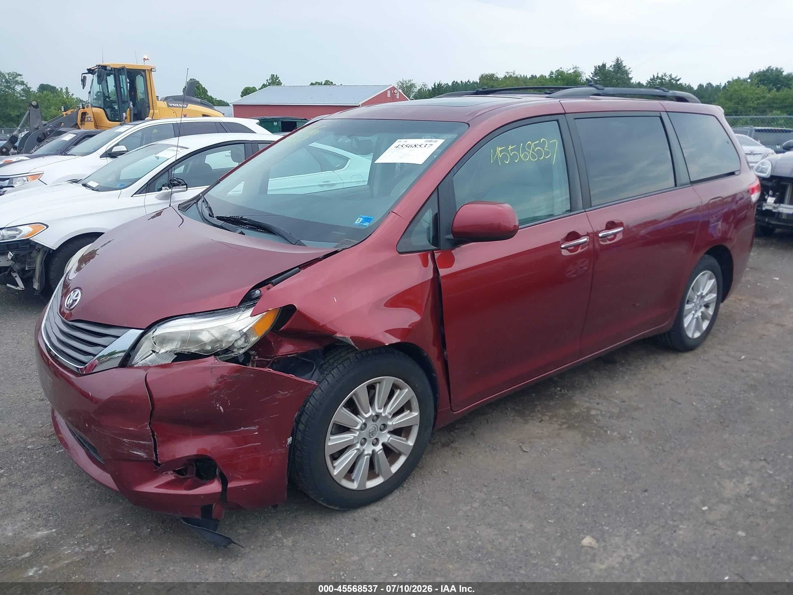 2013 Toyota Sienna Xle 7 Passenger Red vin: 5TDDK3DC4DS053479