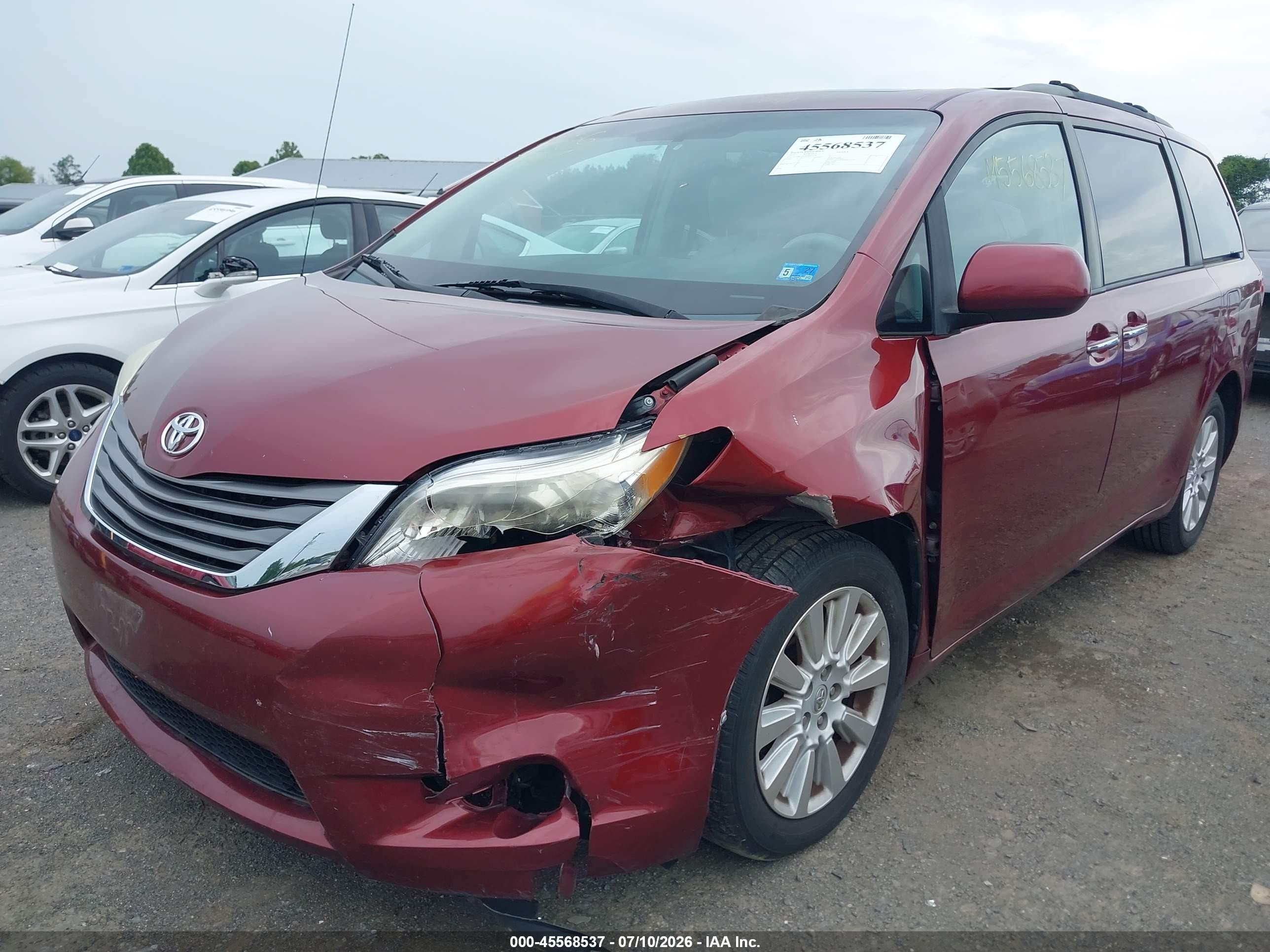 2013 Toyota Sienna Xle 7 Passenger Red vin: 5TDDK3DC4DS053479