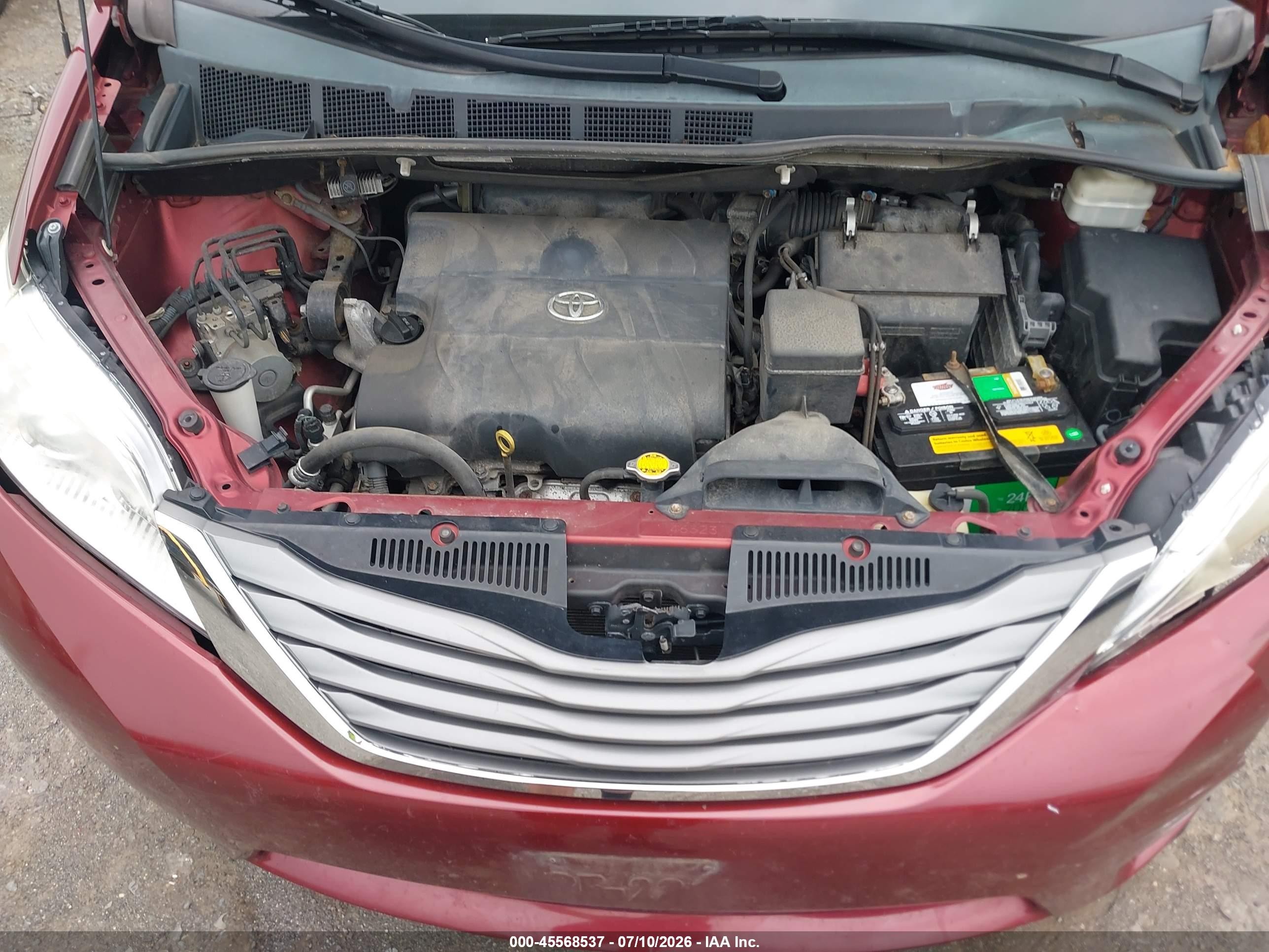 2013 Toyota Sienna Xle 7 Passenger Red vin: 5TDDK3DC4DS053479