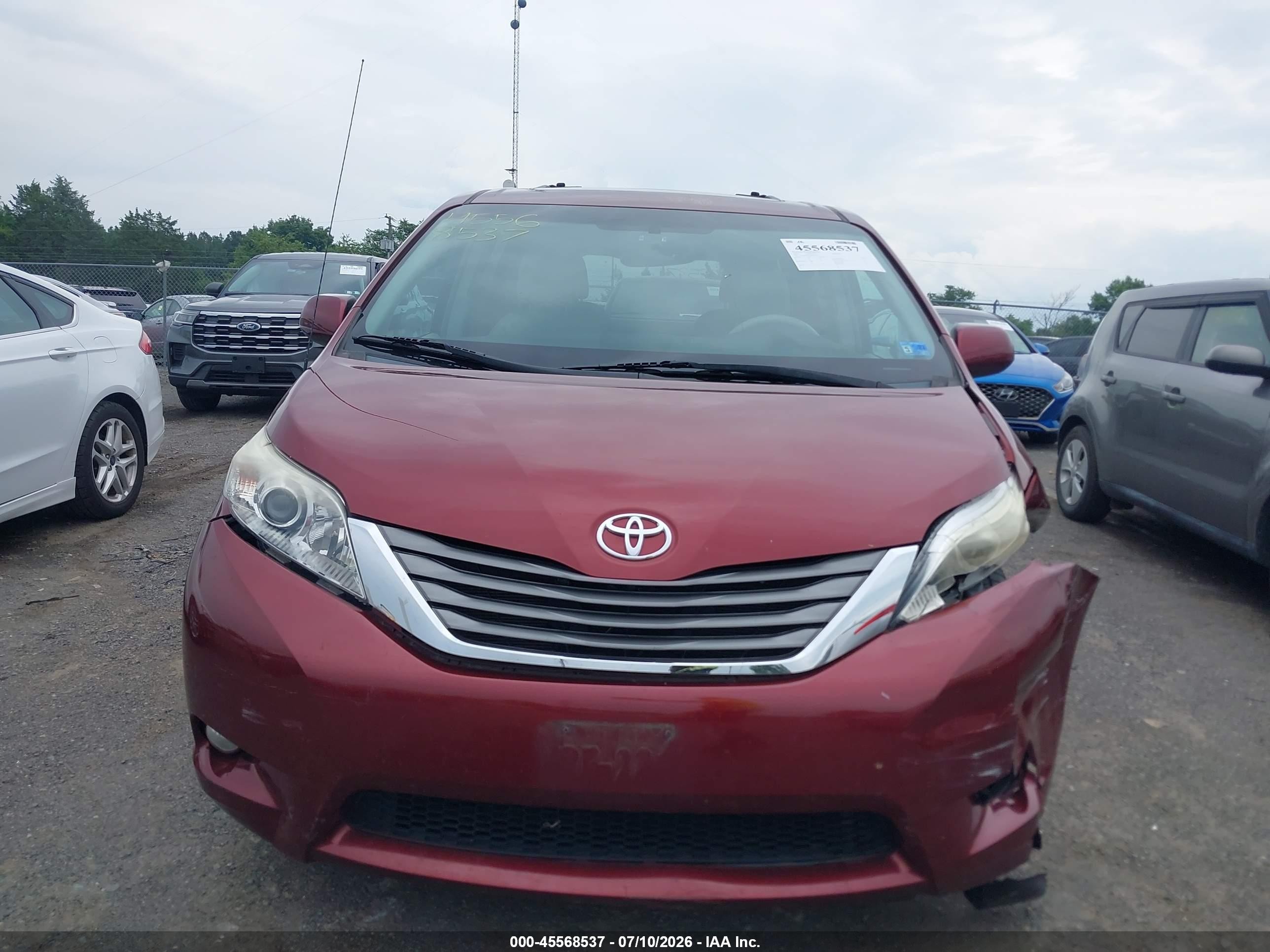 2013 Toyota Sienna Xle 7 Passenger Red vin: 5TDDK3DC4DS053479