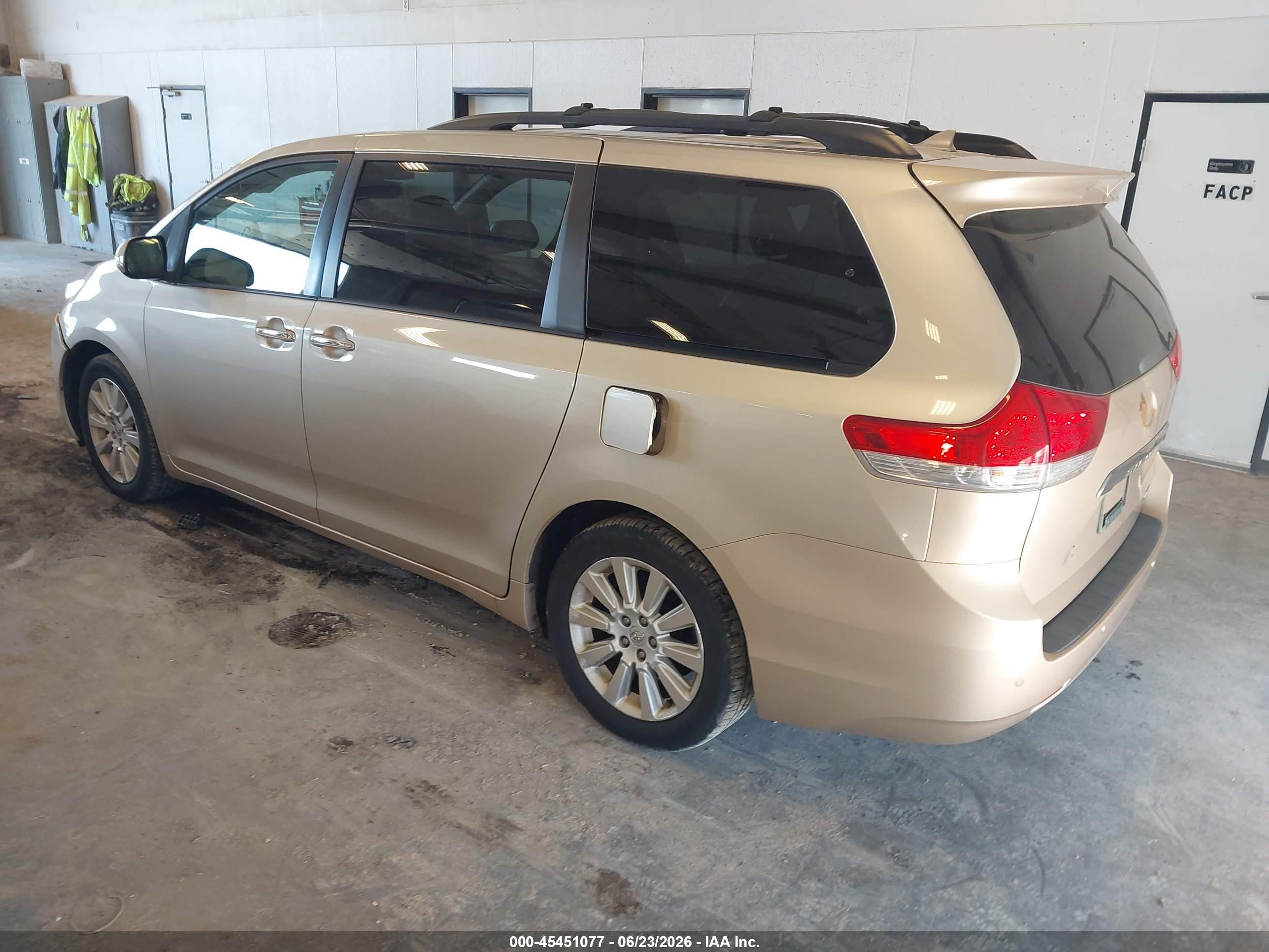 2014 Toyota Sienna Limited 7 Passenger Золотой vin: 5TDDK3DC4ES073250