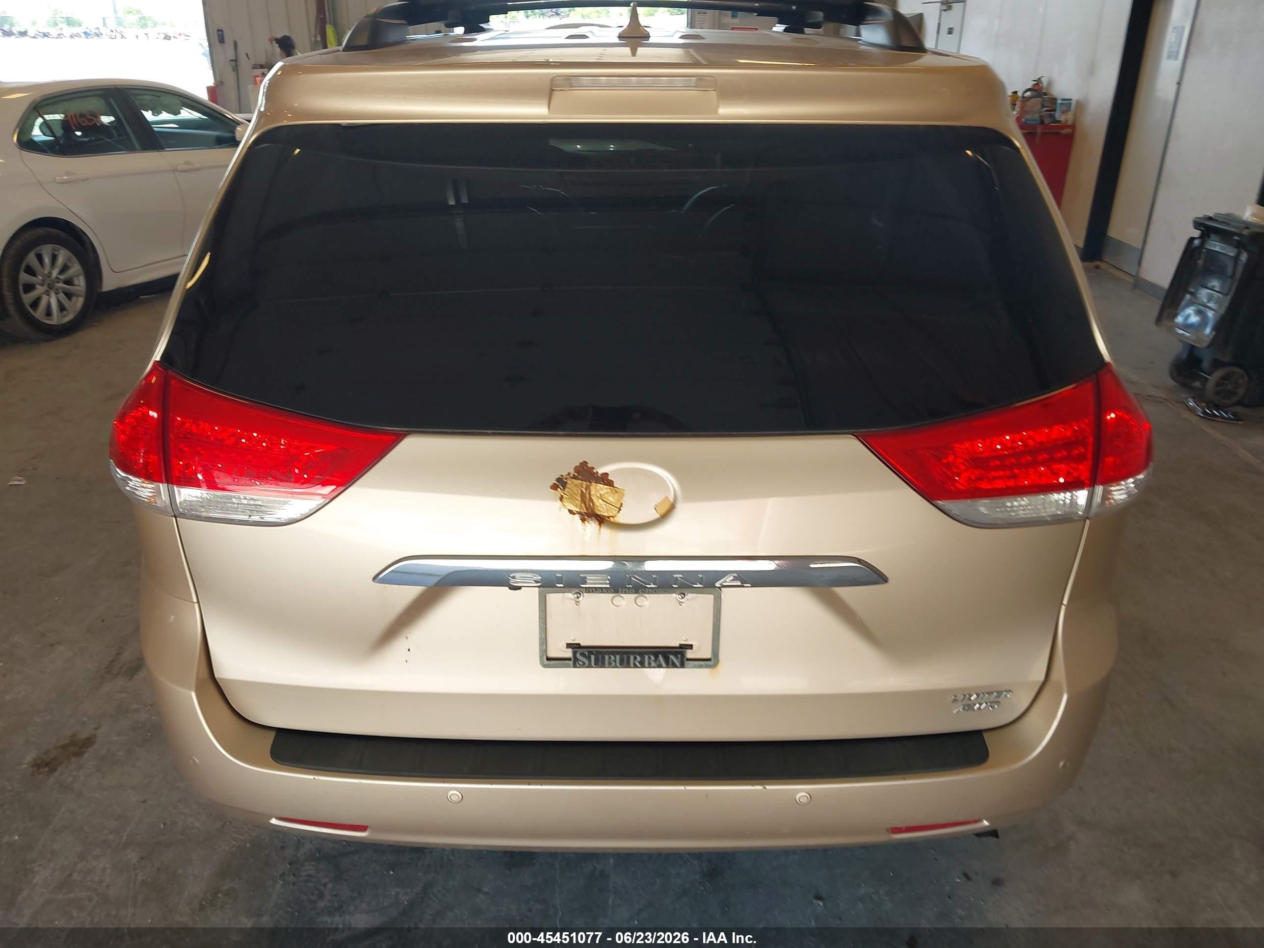 2014 Toyota Sienna Limited 7 Passenger Золотой vin: 5TDDK3DC4ES073250