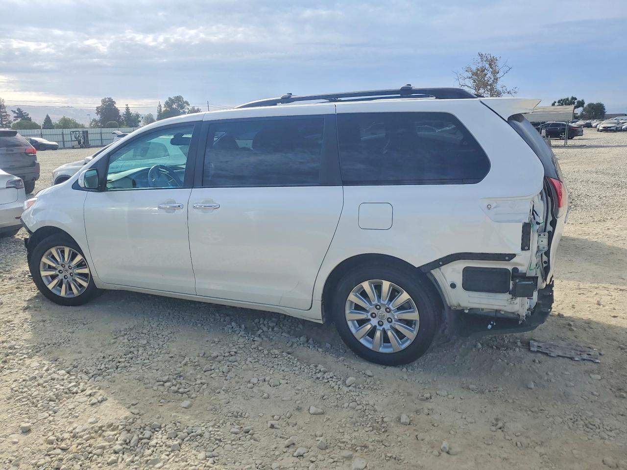 2014 Toyota Sienna Limited 7-passenger White vin: 5TDDK3DC4ES086564
