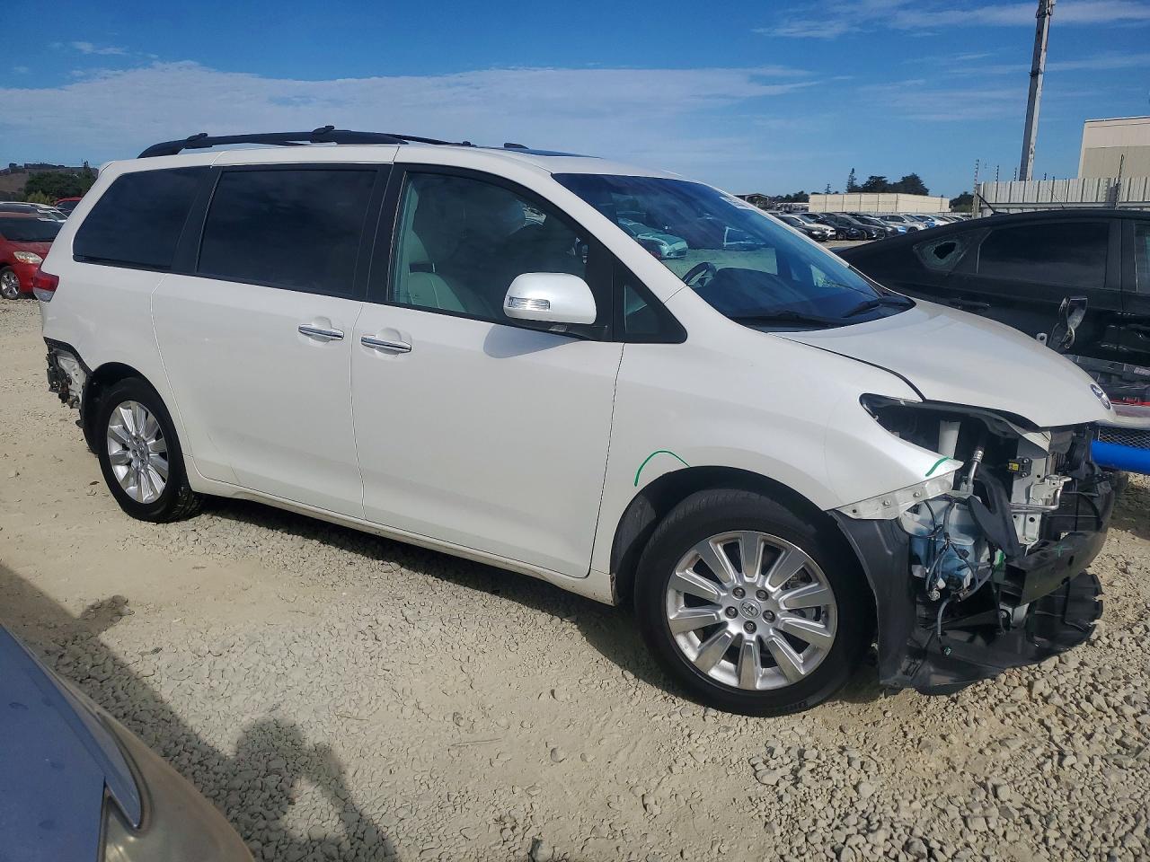 2014 Toyota Sienna Limited 7-passenger White vin: 5TDDK3DC4ES086564