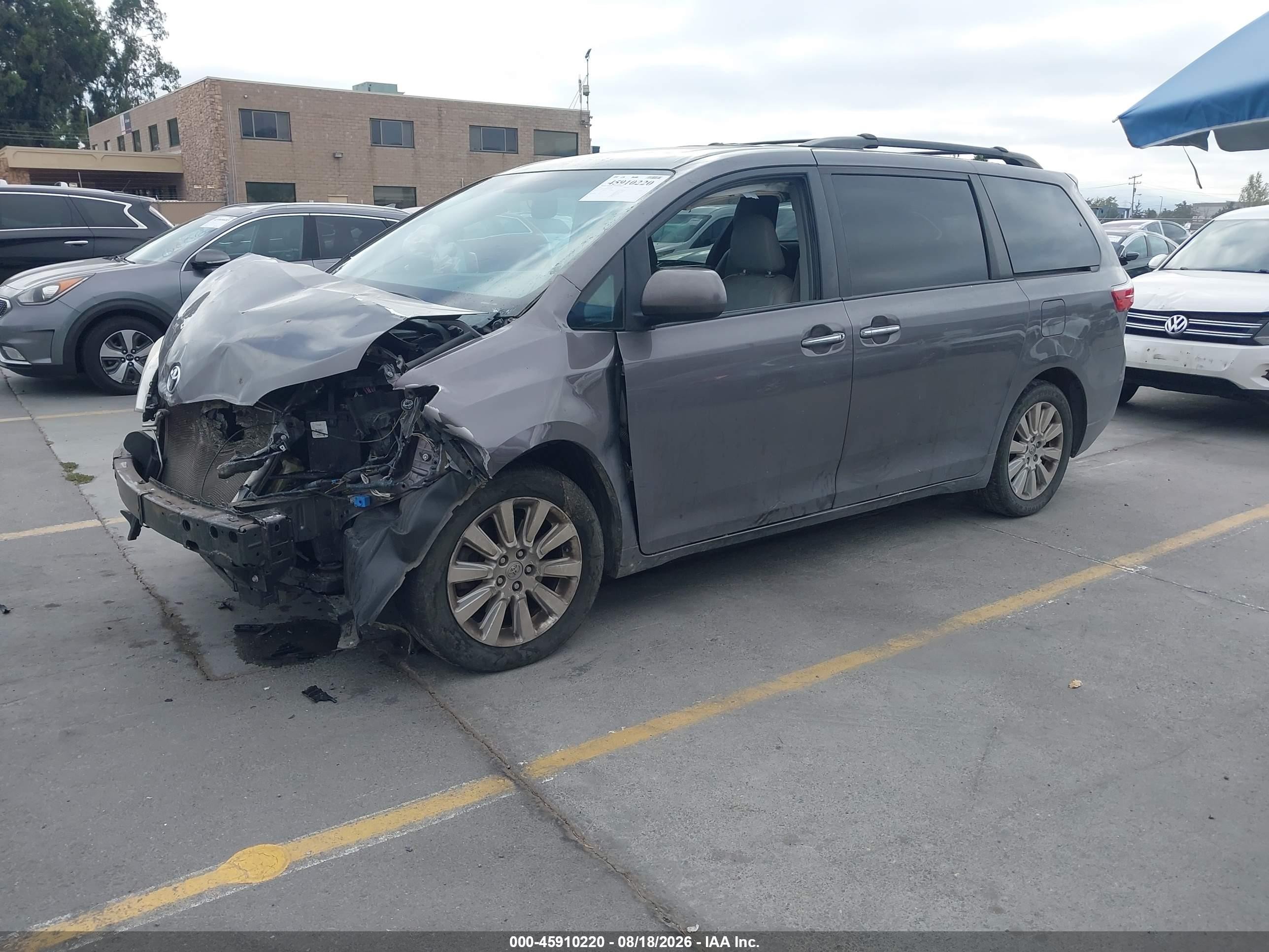 2015 Toyota Sienna Xle Premium 7 Passenger Gray vin: 5TDDK3DC4FS103588