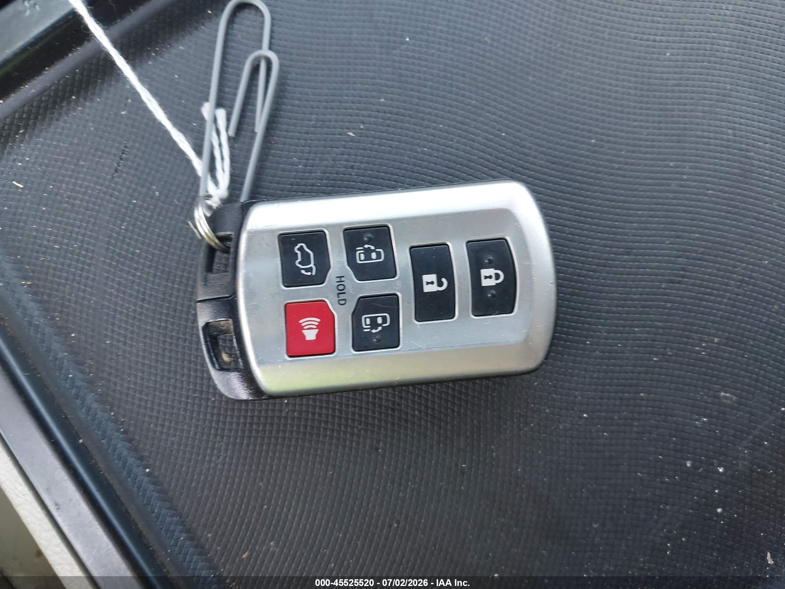 2015 Toyota Sienna Xle Premium 7 Passenger White vin: 5TDDK3DC4FS107270