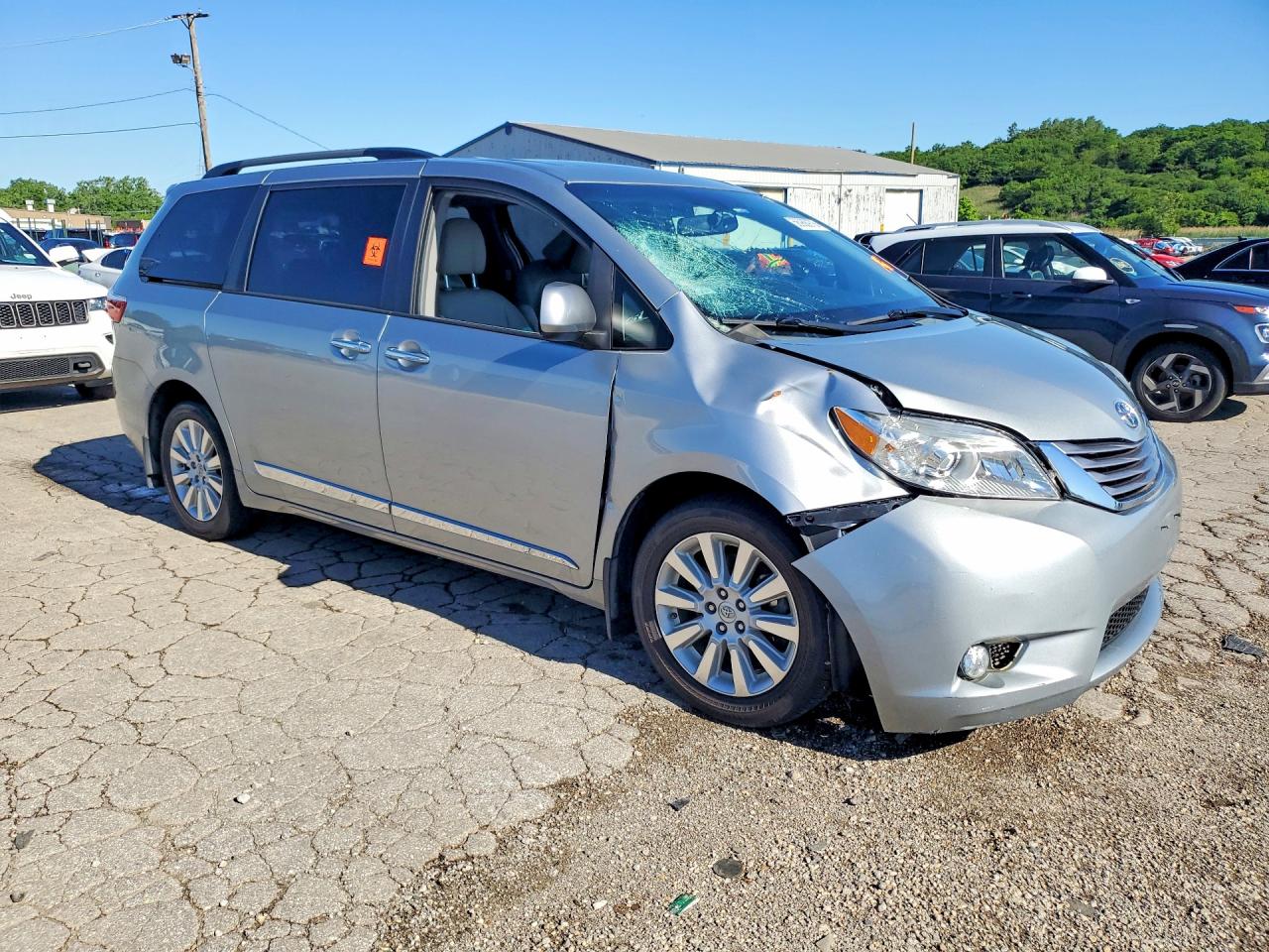 2015 Toyota Sienna Xle 7-passenger Silver vin: 5TDDK3DC4FS119466