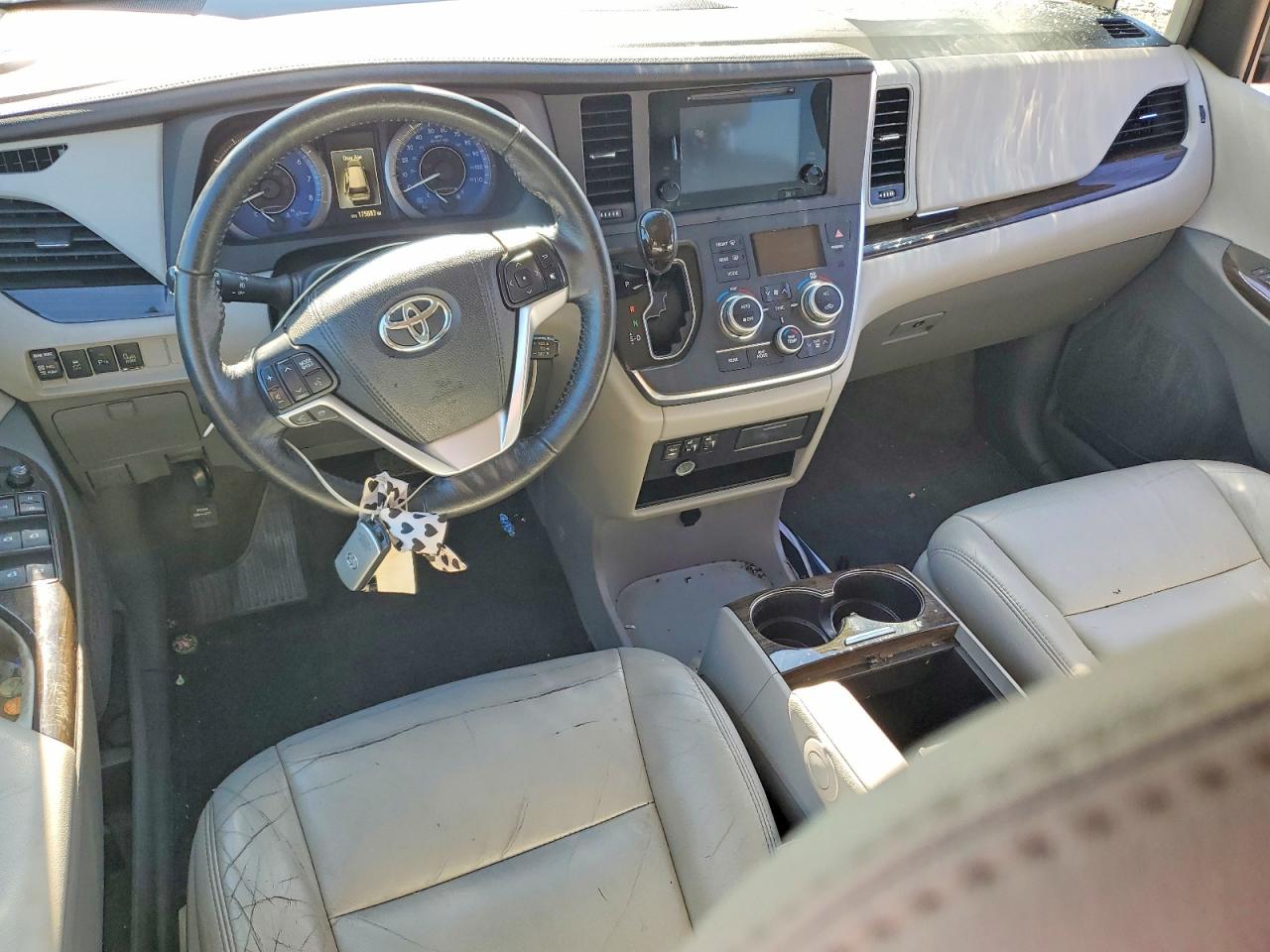 2015 Toyota Sienna Xle 7-passenger Silver vin: 5TDDK3DC4FS119466