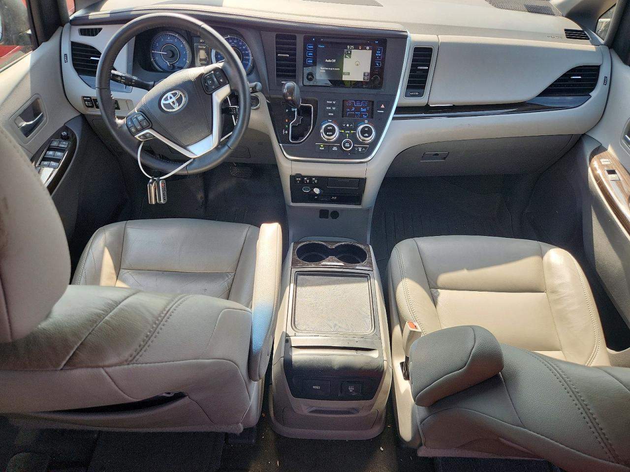 2015 Toyota Sienna Silver vin: 5TDDK3DC4FS125025