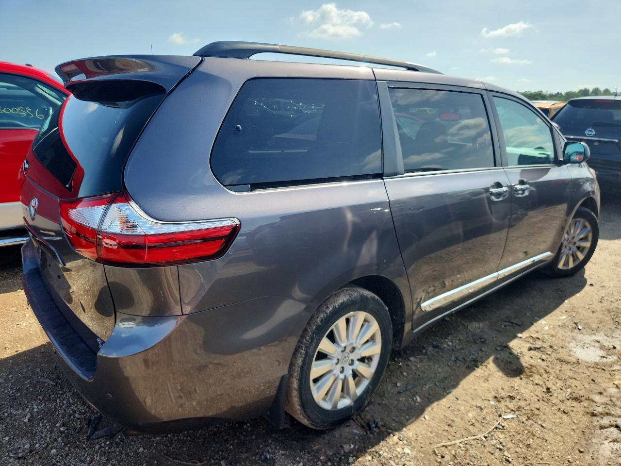 2015 Toyota Sienna Silver vin: 5TDDK3DC4FS125025