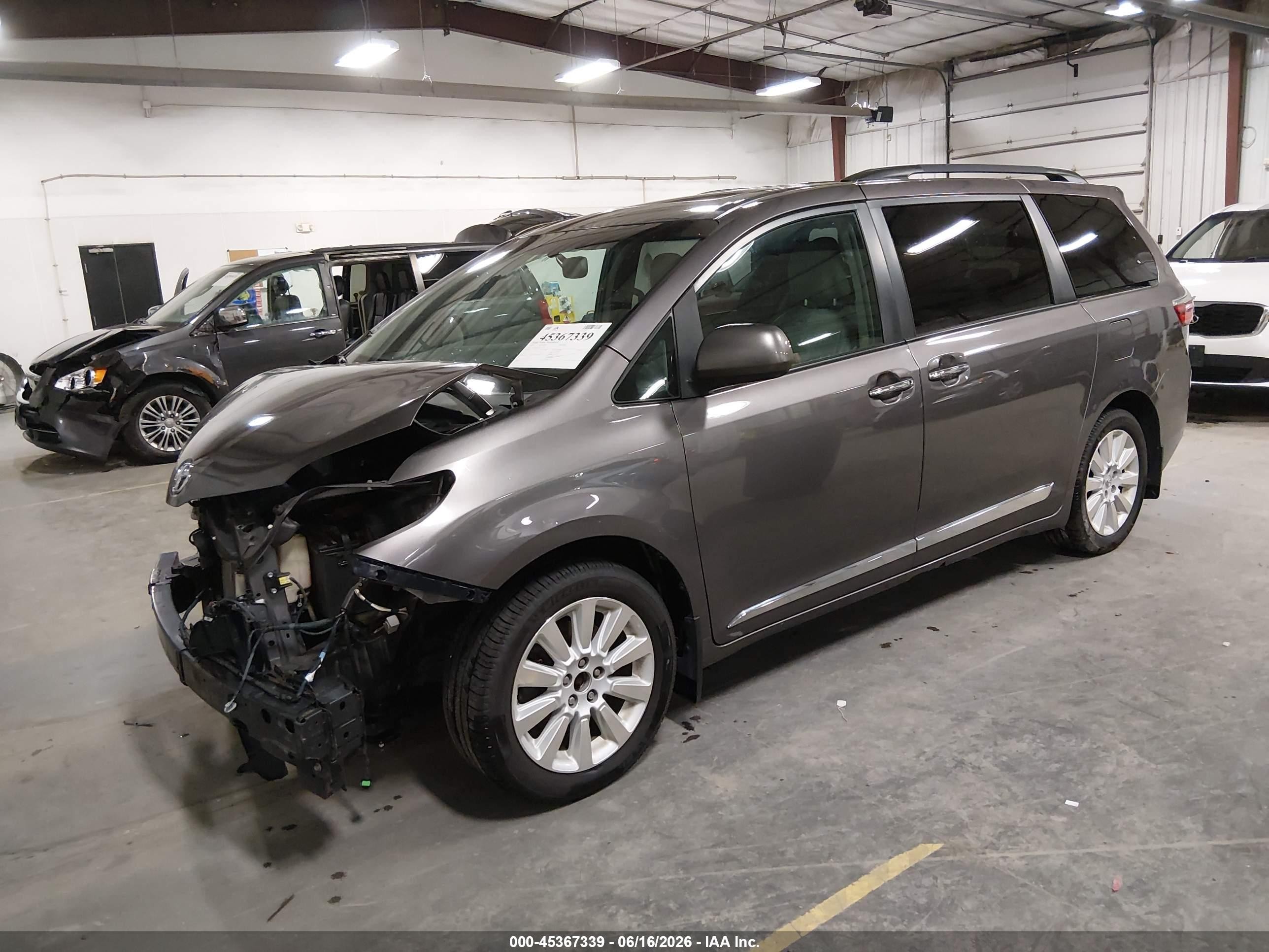 2015 Toyota Sienna Xle Premium 7 Passenger Gray vin: 5TDDK3DC4FS127776