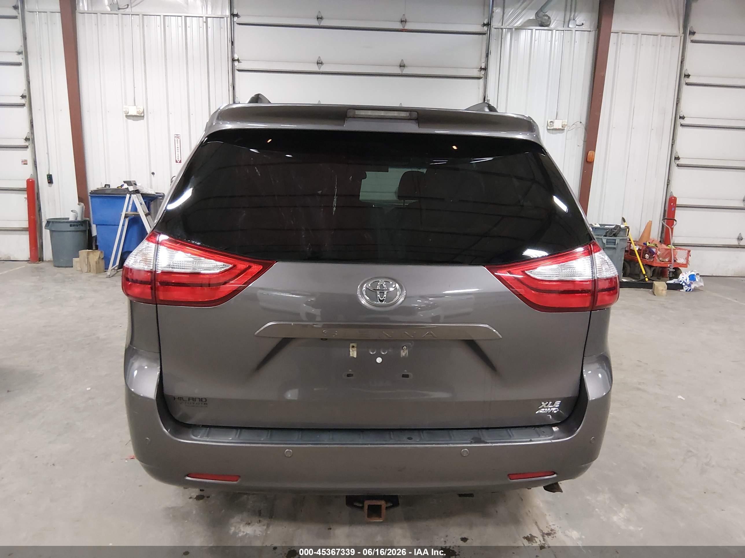 2015 Toyota Sienna Xle Premium 7 Passenger Gray vin: 5TDDK3DC4FS127776