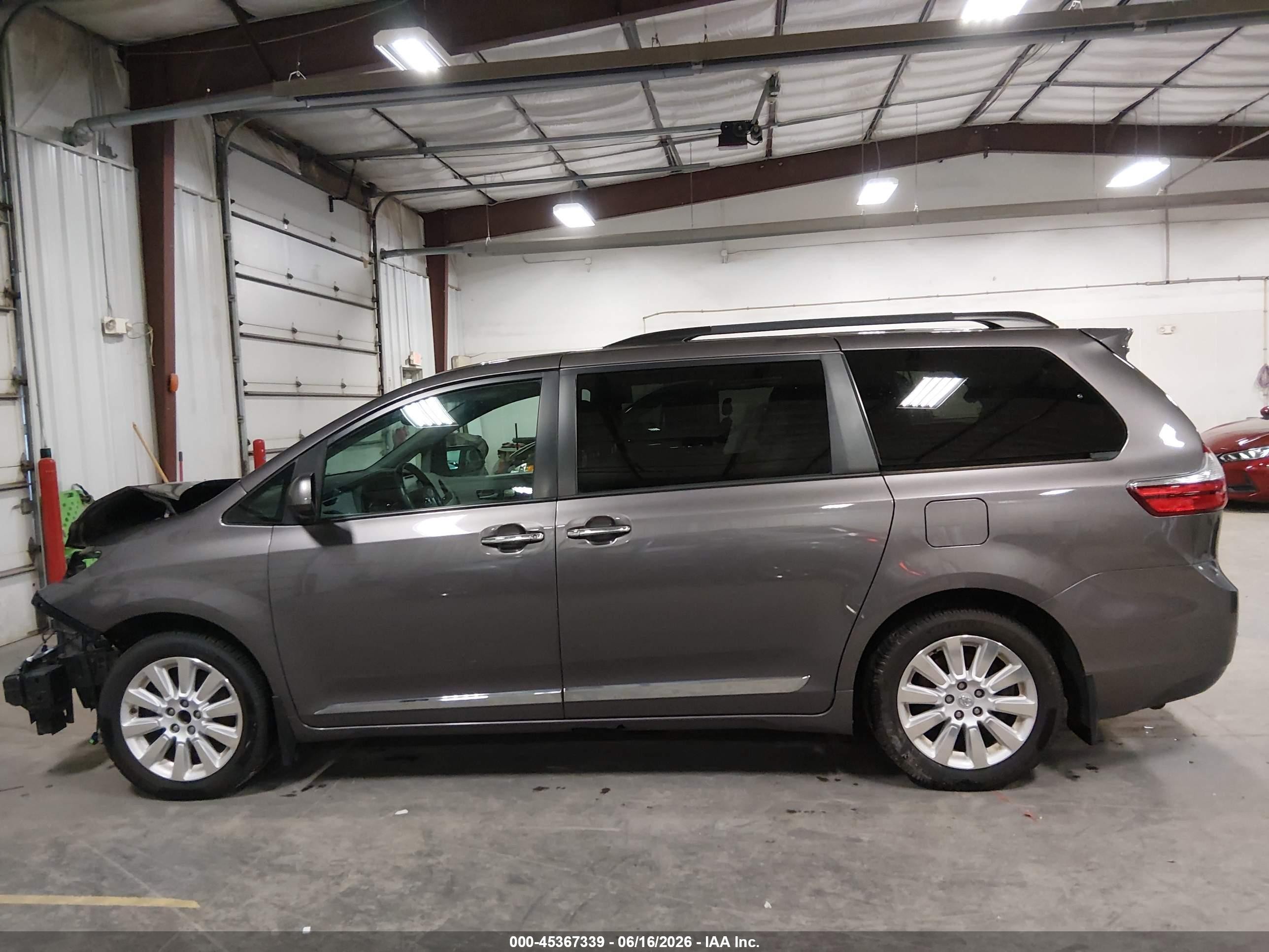2015 Toyota Sienna Xle Premium 7 Passenger Gray vin: 5TDDK3DC4FS127776