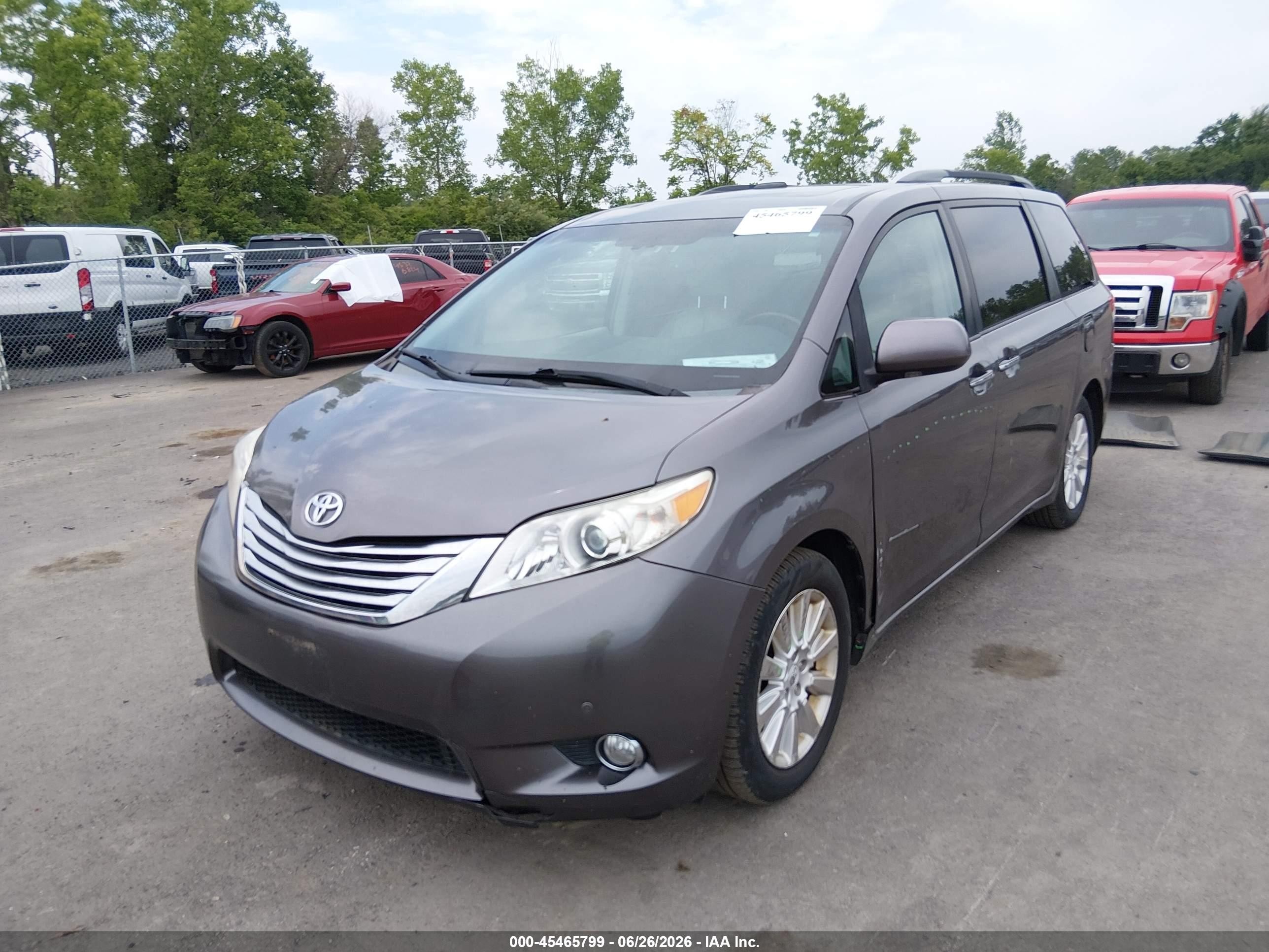 2011 Toyota Sienna Limited Gray vin: 5TDDK3DC5BS011318