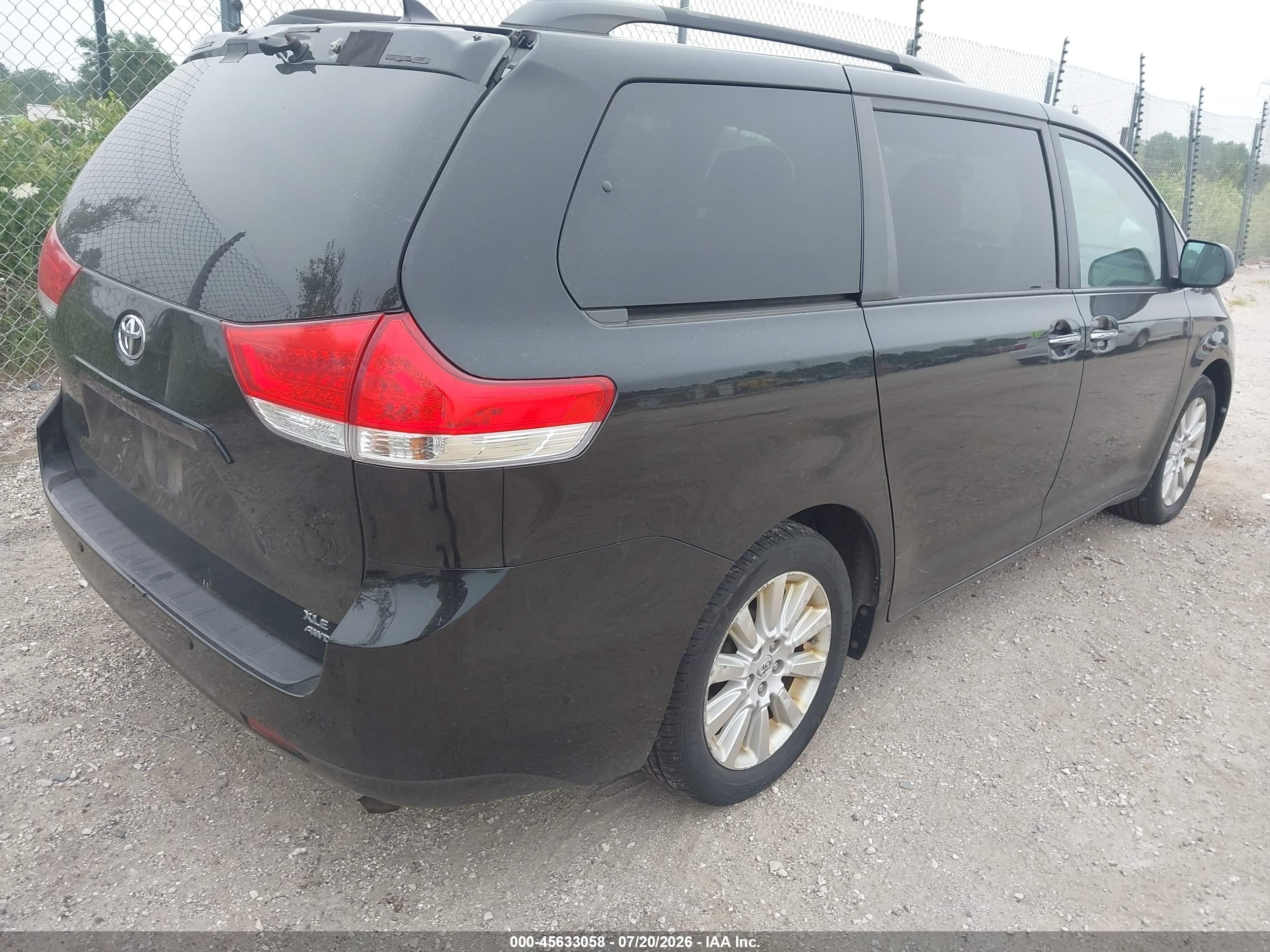 2012 Toyota Sienna Xle 7 Passenger Black vin: 5TDDK3DC5CS035068