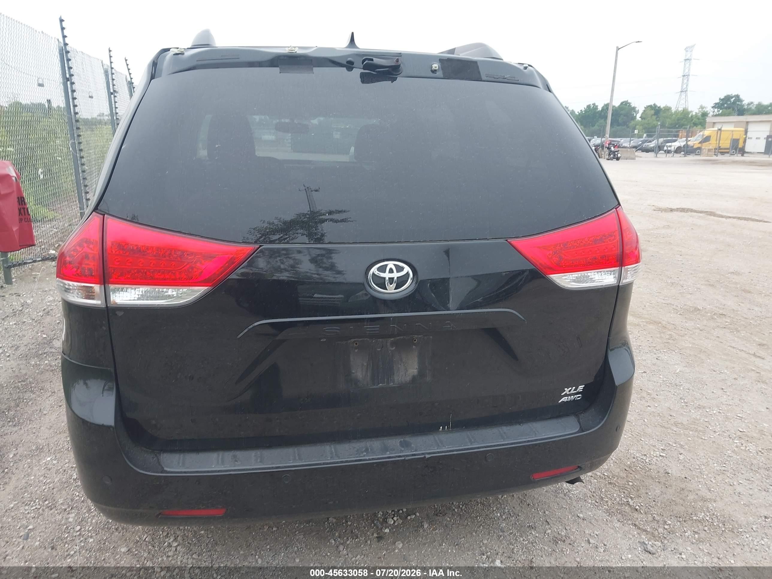 2012 Toyota Sienna Xle 7 Passenger Black vin: 5TDDK3DC5CS035068