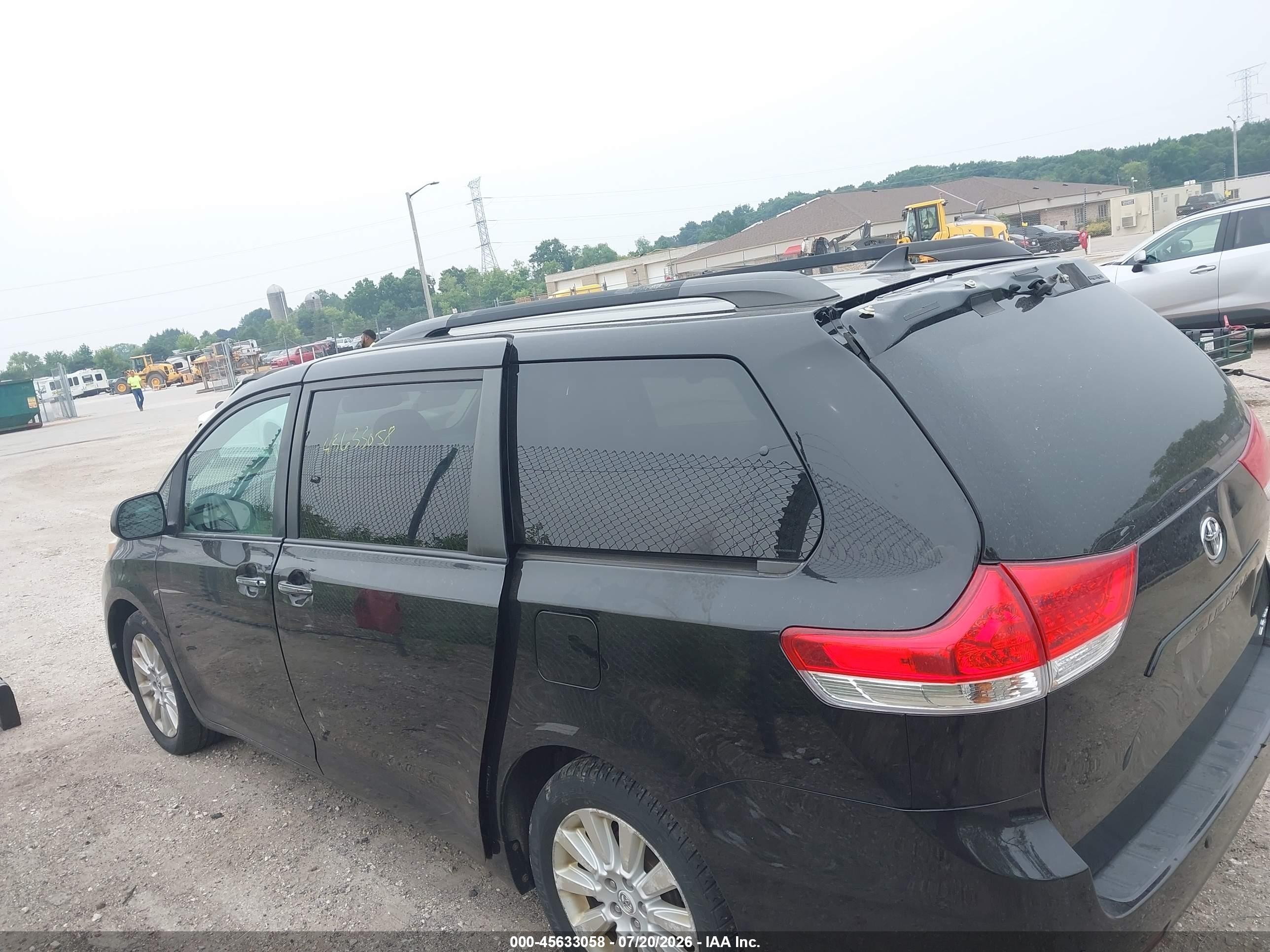 2012 Toyota Sienna Xle 7 Passenger Black vin: 5TDDK3DC5CS035068