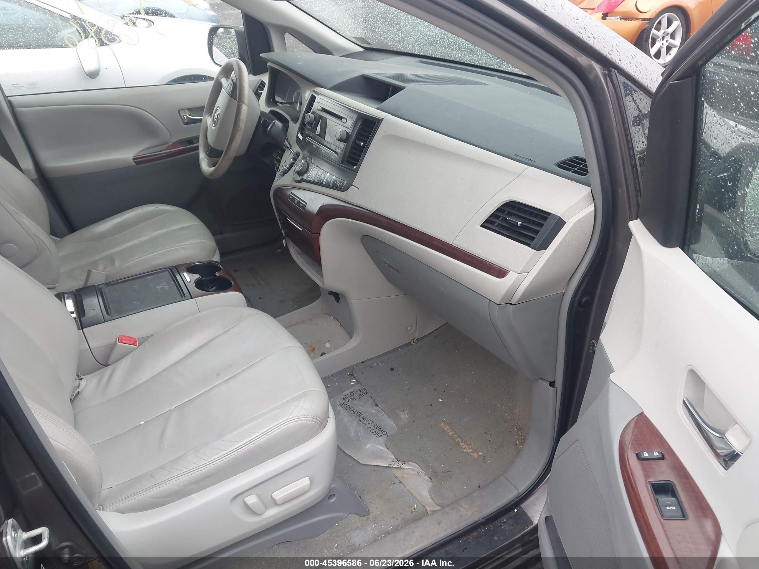 2012 Toyota Sienna Xle 7 Passenger Gray vin: 5TDDK3DC5CS038875