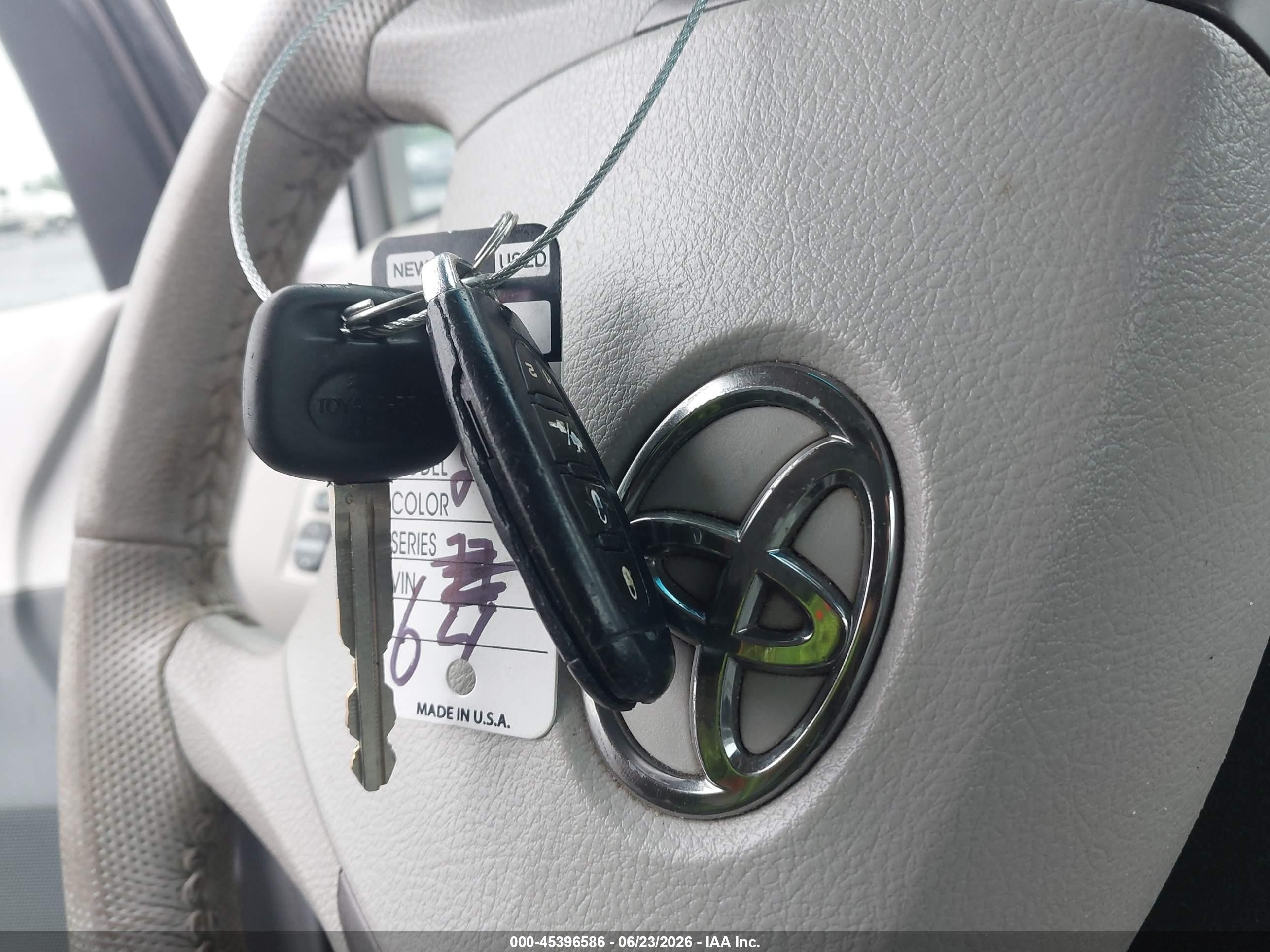 2012 Toyota Sienna Xle 7 Passenger Gray vin: 5TDDK3DC5CS038875