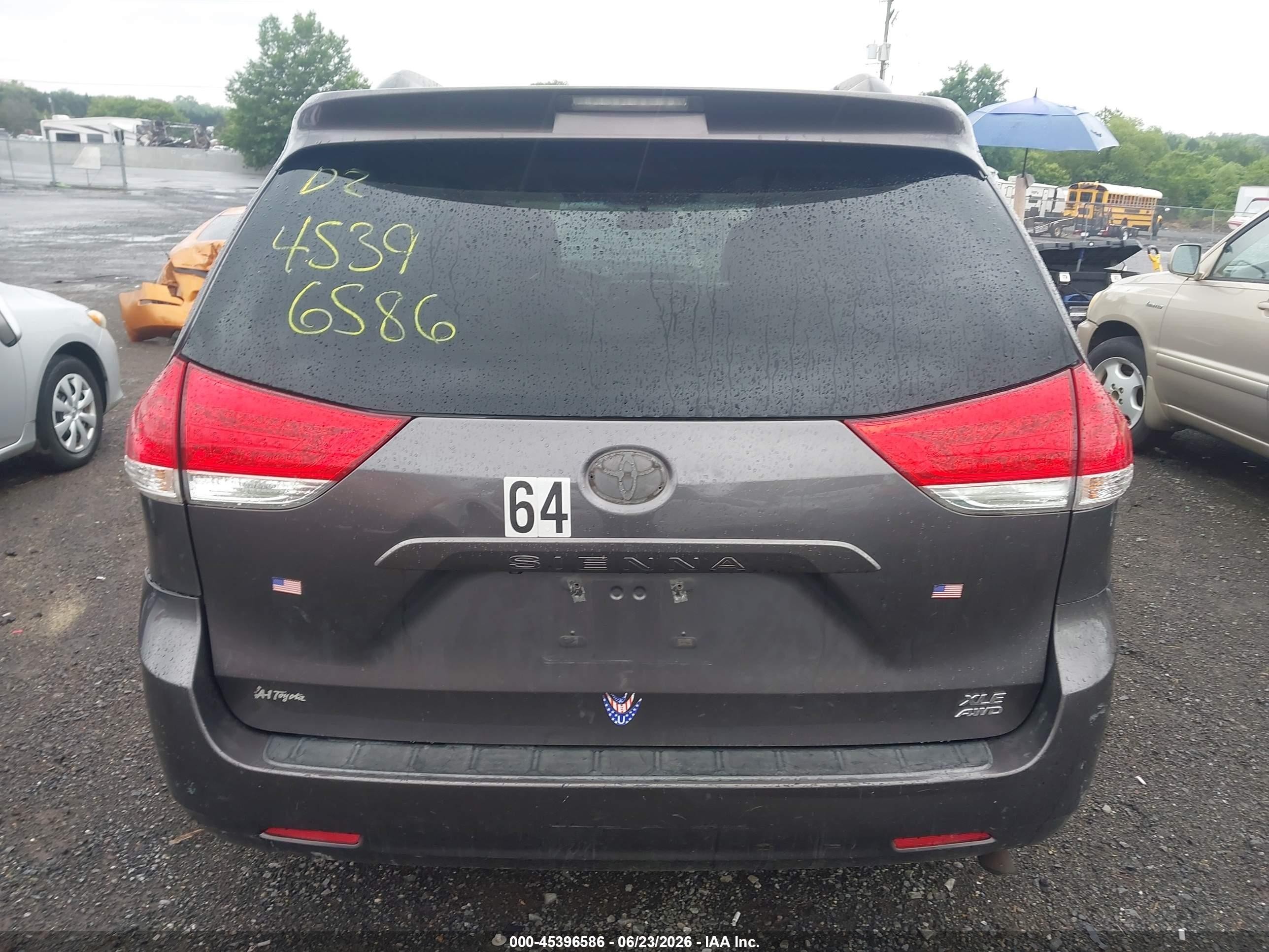 2012 Toyota Sienna Xle 7 Passenger Gray vin: 5TDDK3DC5CS038875