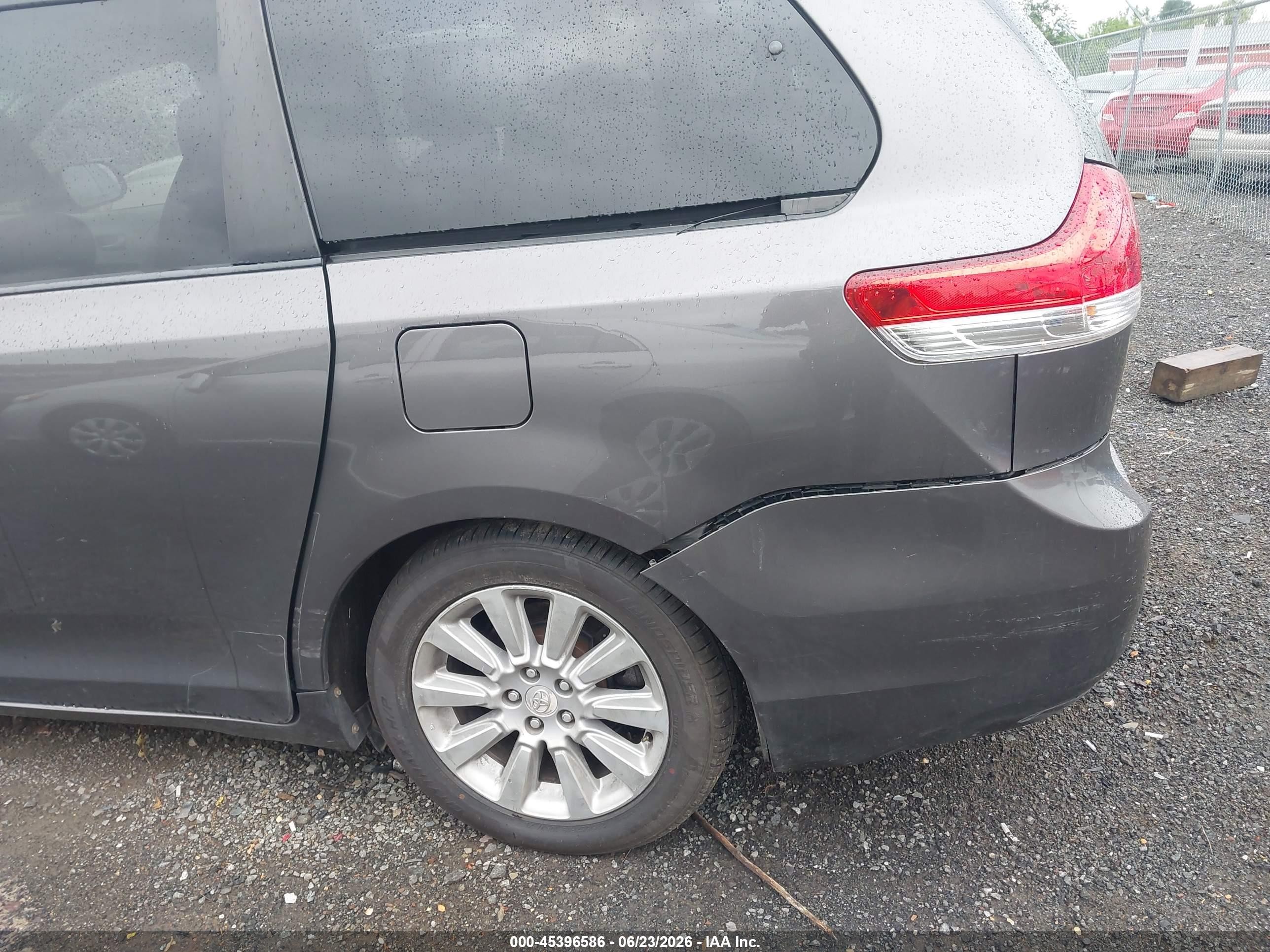 2012 Toyota Sienna Xle 7 Passenger Gray vin: 5TDDK3DC5CS038875