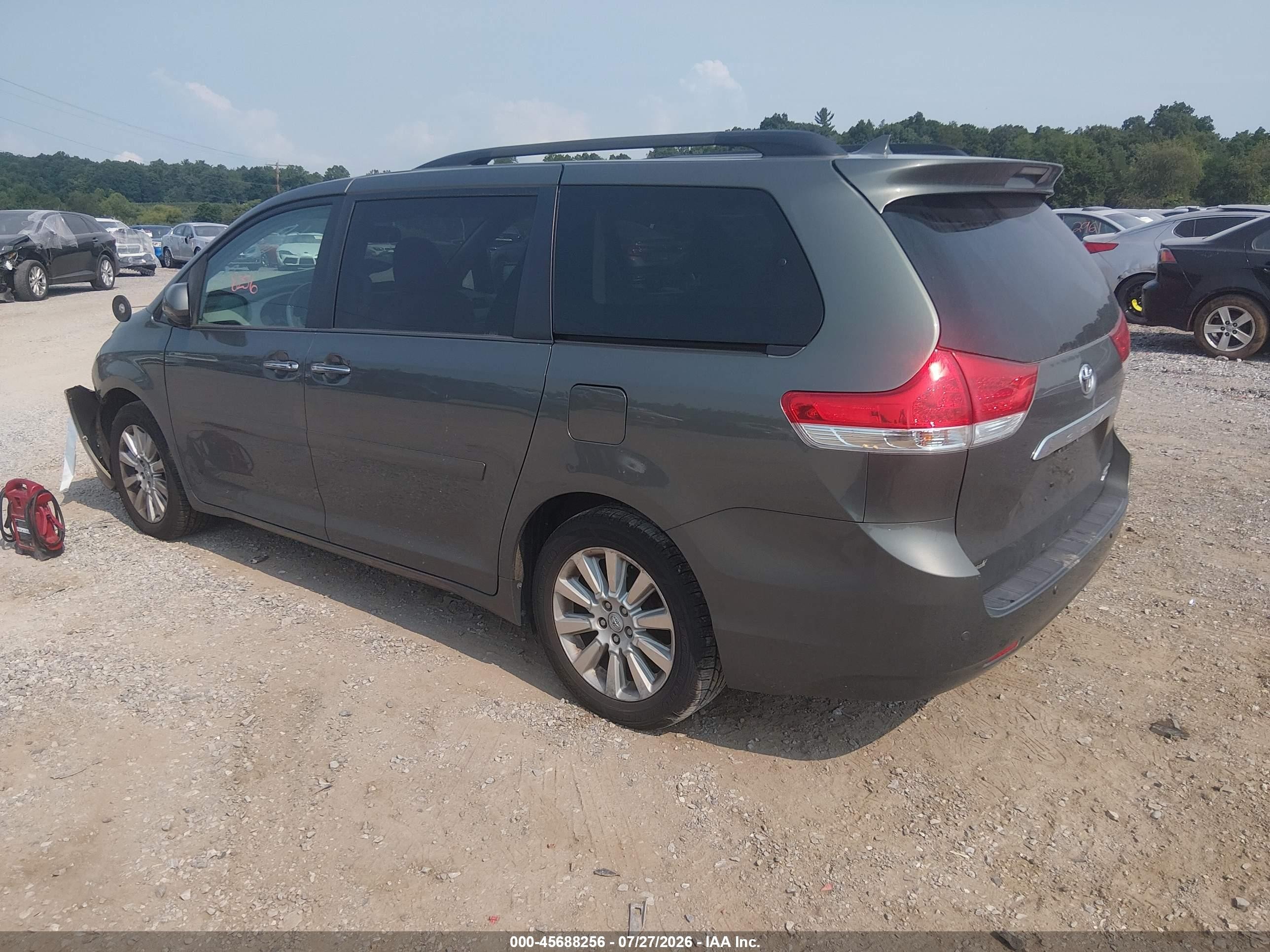2012 Toyota Sienna Limited 7 Passenger Green vin: 5TDDK3DC5CS039766