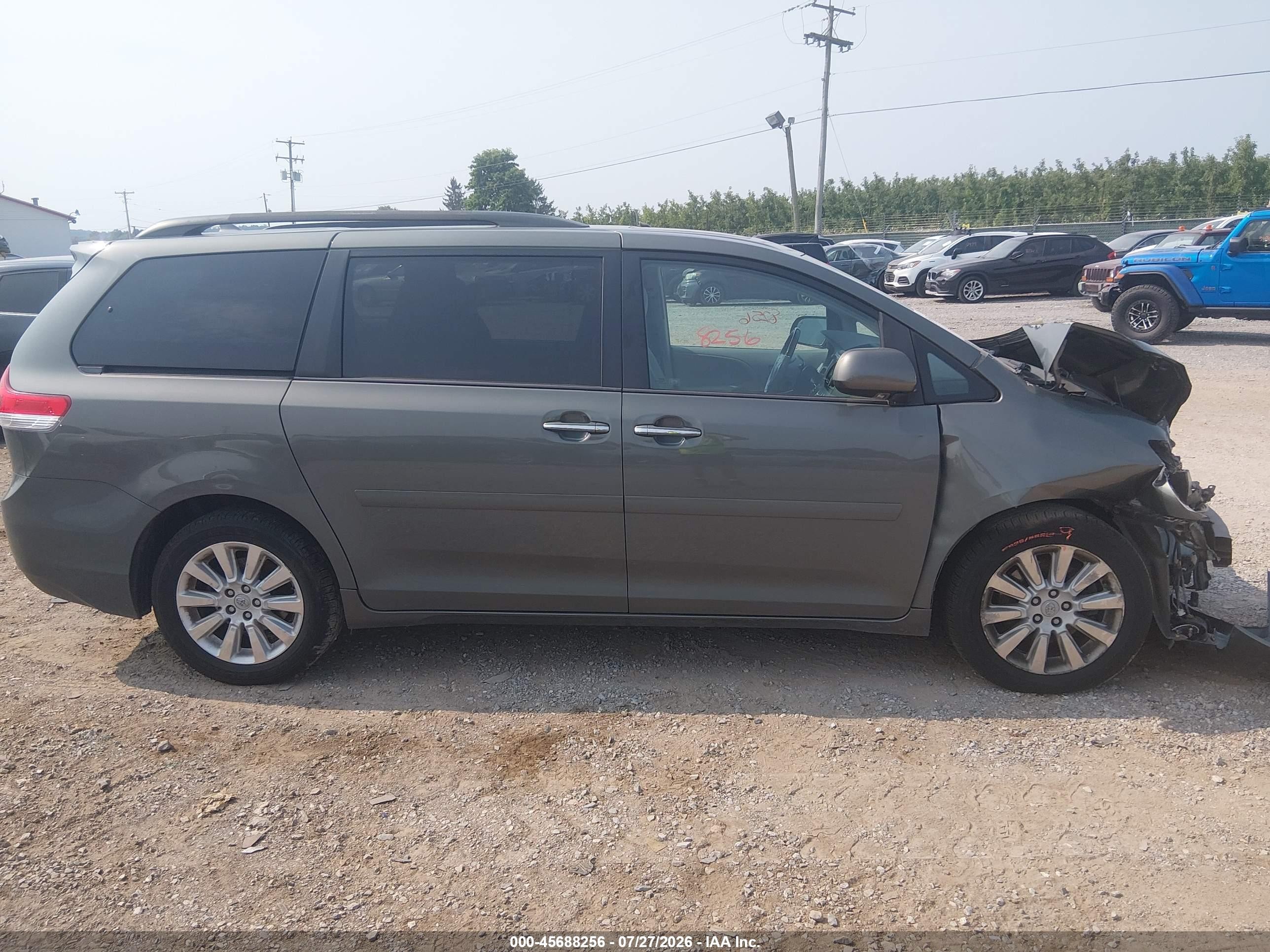 2012 Toyota Sienna Limited 7 Passenger Green vin: 5TDDK3DC5CS039766