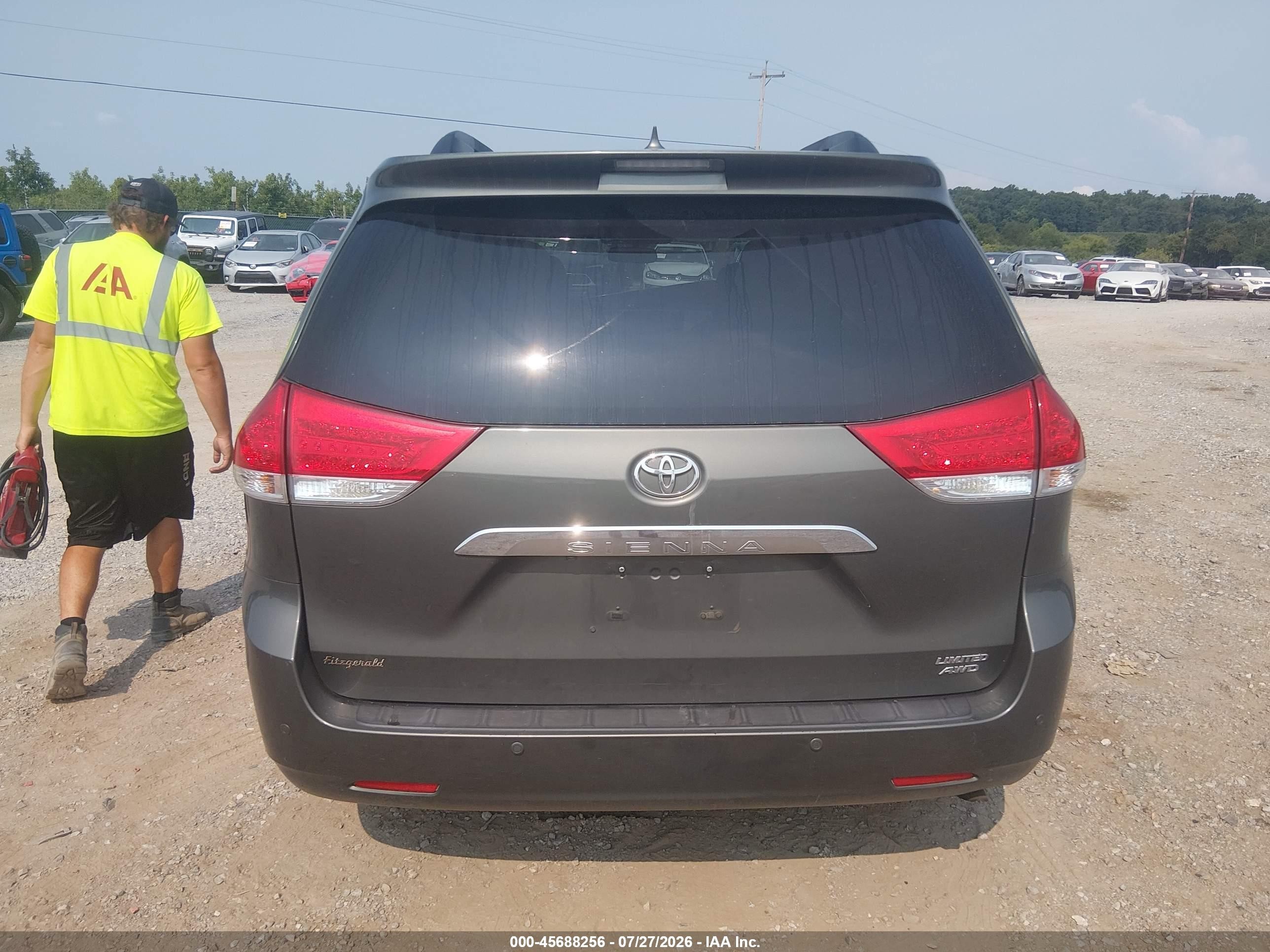 2012 Toyota Sienna Limited 7 Passenger Green vin: 5TDDK3DC5CS039766