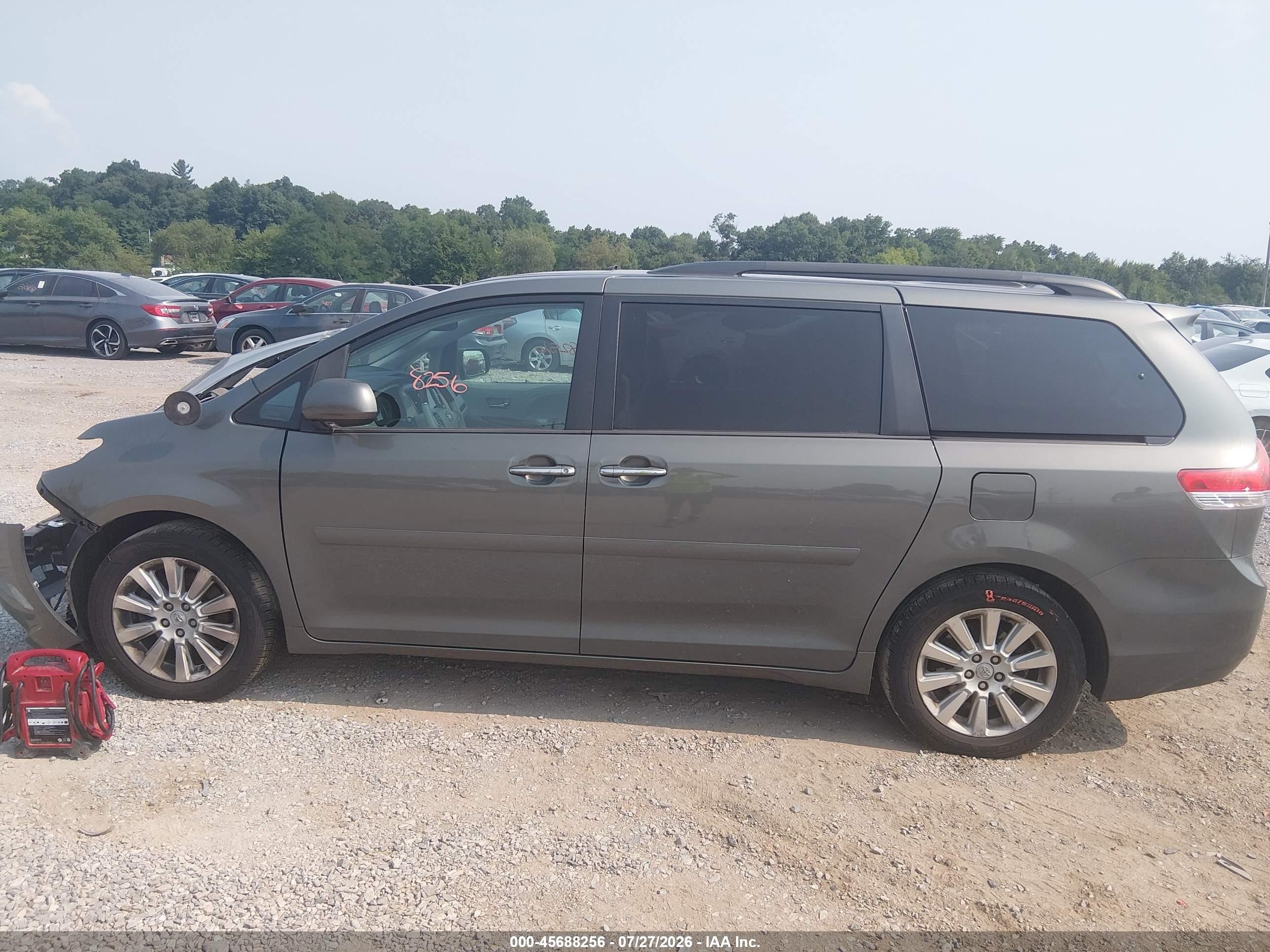 2012 Toyota Sienna Limited 7 Passenger Green vin: 5TDDK3DC5CS039766