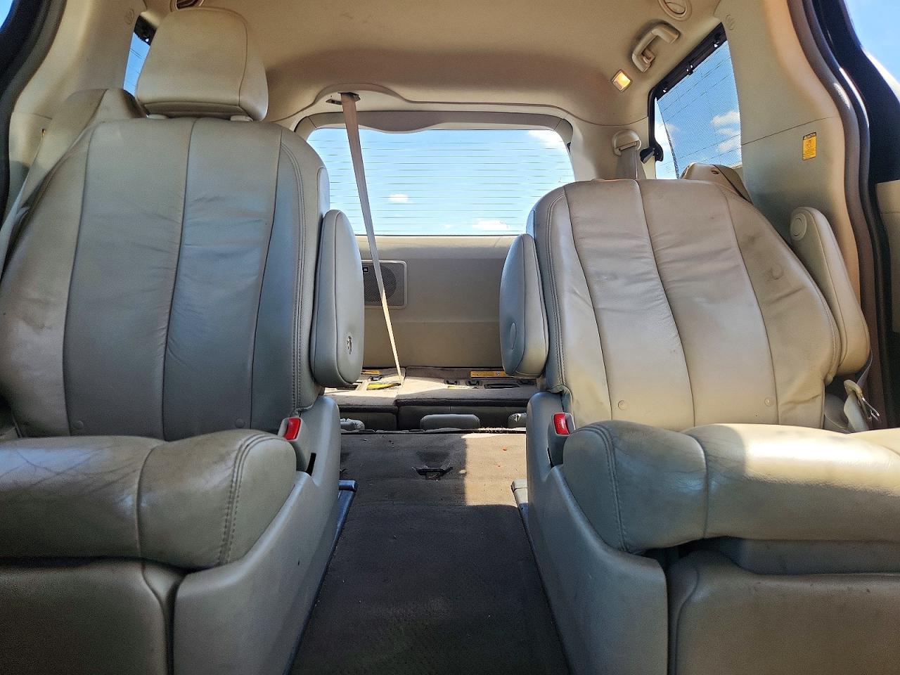 2012 Toyota Sienna Xle 7-passenger Black vin: 5TDDK3DC5CS042019