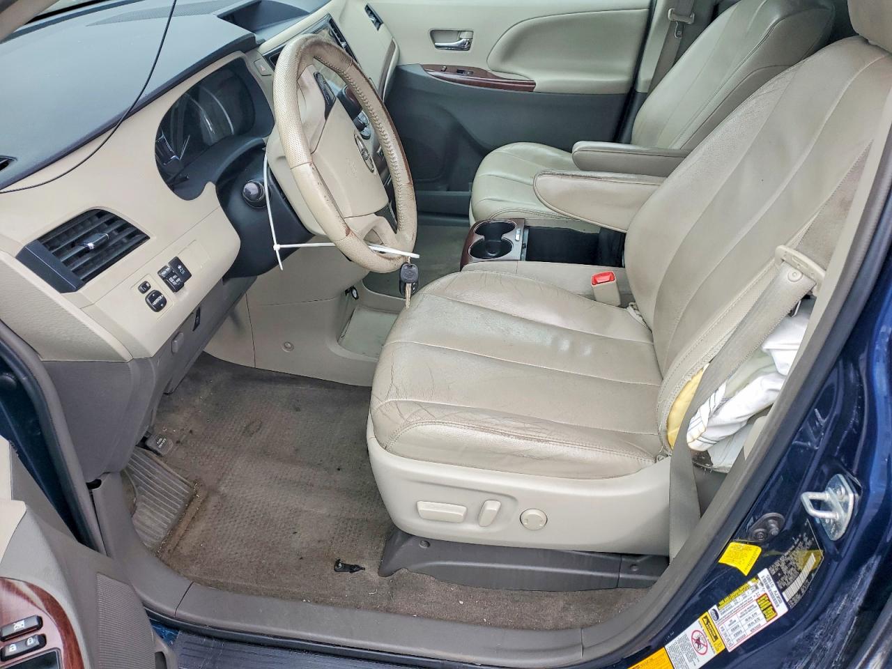 2012 Toyota Sienna Xle 7-passenger Blue vin: 5TDDK3DC5CS043316