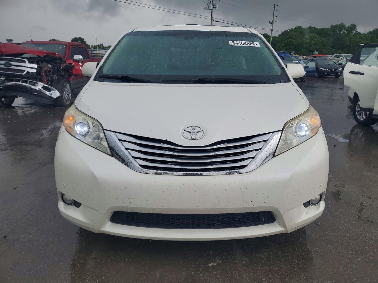 2012 Toyota Sienna Limited 7-passenger White vin: 5TDDK3DC5CS045454