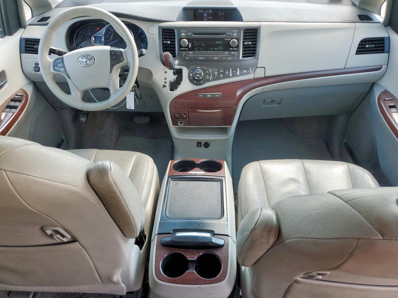 2012 Toyota Sienna Xle 7 Passenger Silver vin: 5TDDK3DC5CS048919