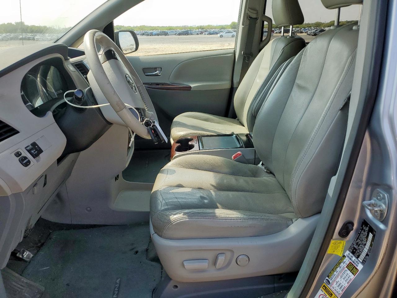 2012 Toyota Sienna Xle 7 Passenger Silver vin: 5TDDK3DC5CS048919