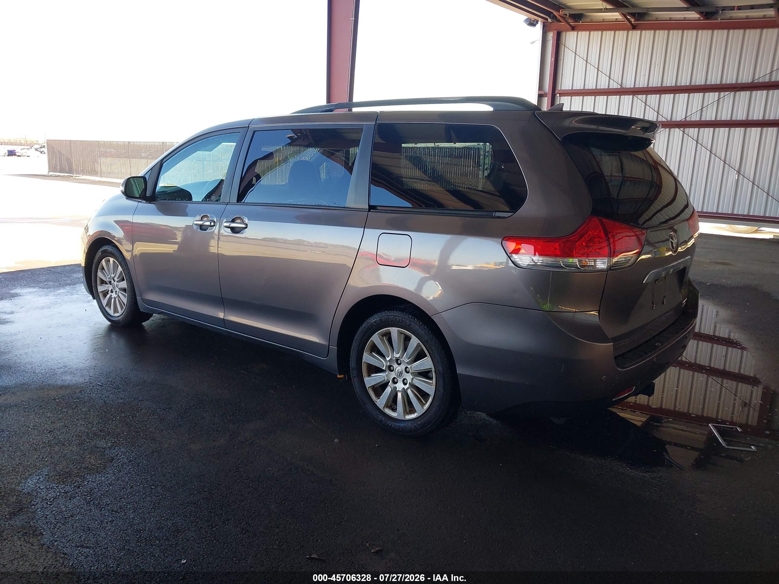 2013 Toyota Sienna Limited 7 Passenger Серый vin: 5TDDK3DC5DS050607