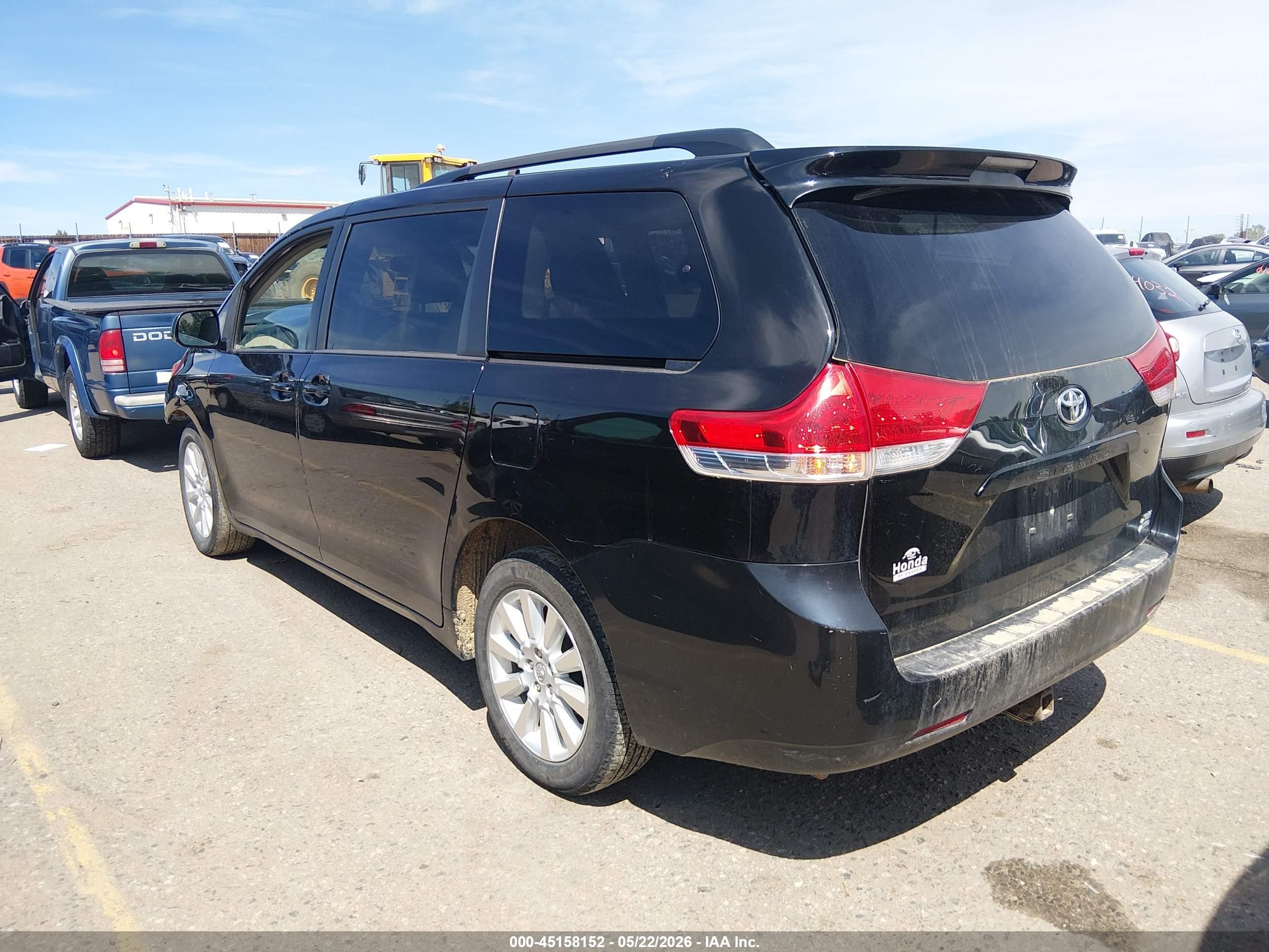2013 Toyota Sienna Xle 7 Passenger Black vin: 5TDDK3DC5DS052101
