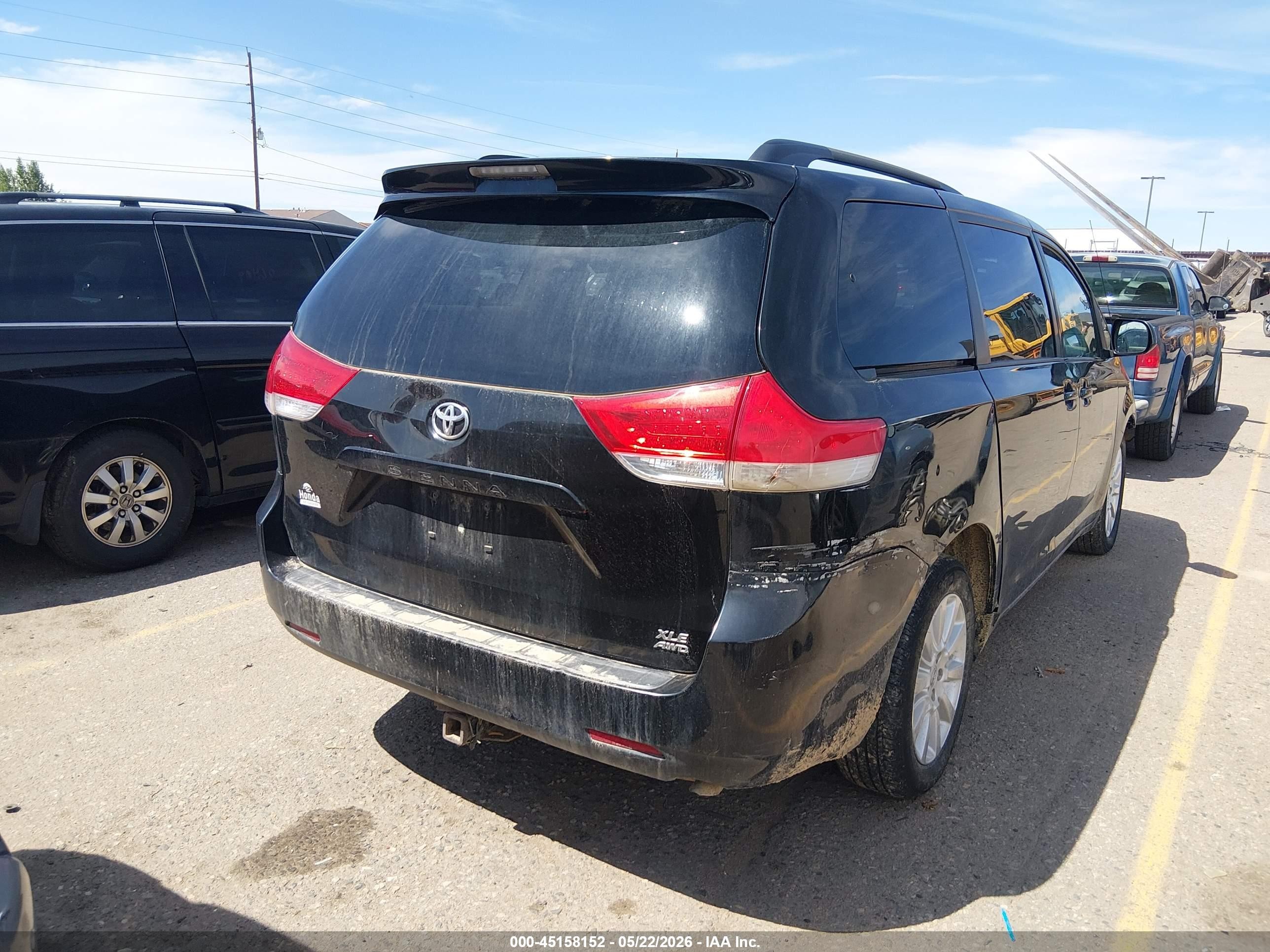 2013 Toyota Sienna Xle 7 Passenger Black vin: 5TDDK3DC5DS052101