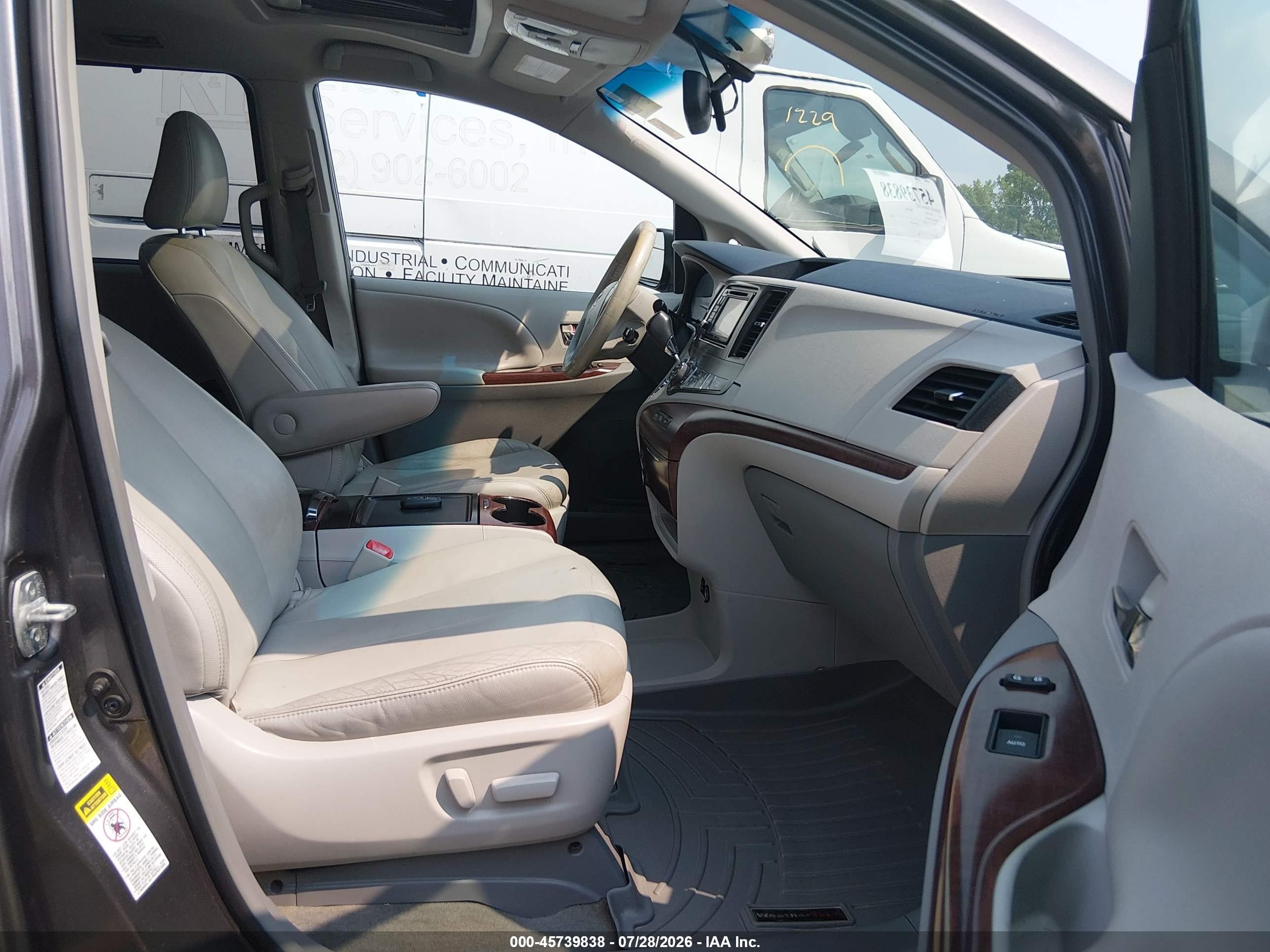 2013 Toyota Sienna Xle 7 Passenger Gray vin: 5TDDK3DC5DS053796