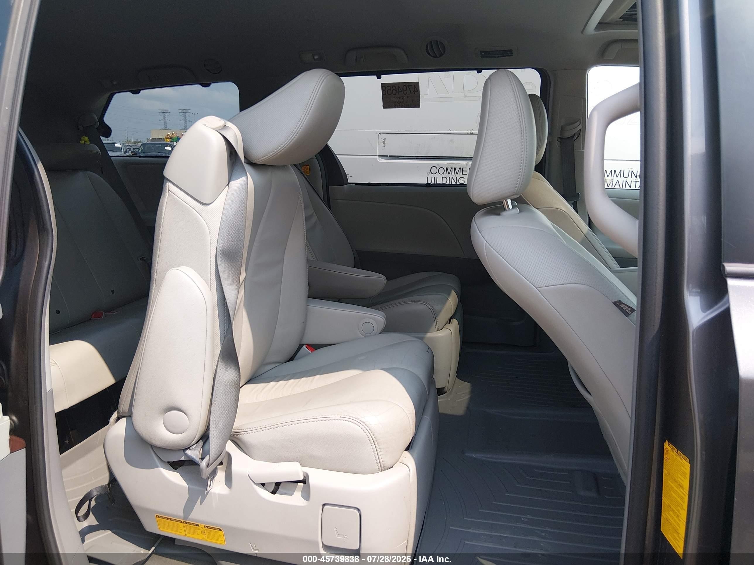 2013 Toyota Sienna Xle 7 Passenger Gray vin: 5TDDK3DC5DS053796